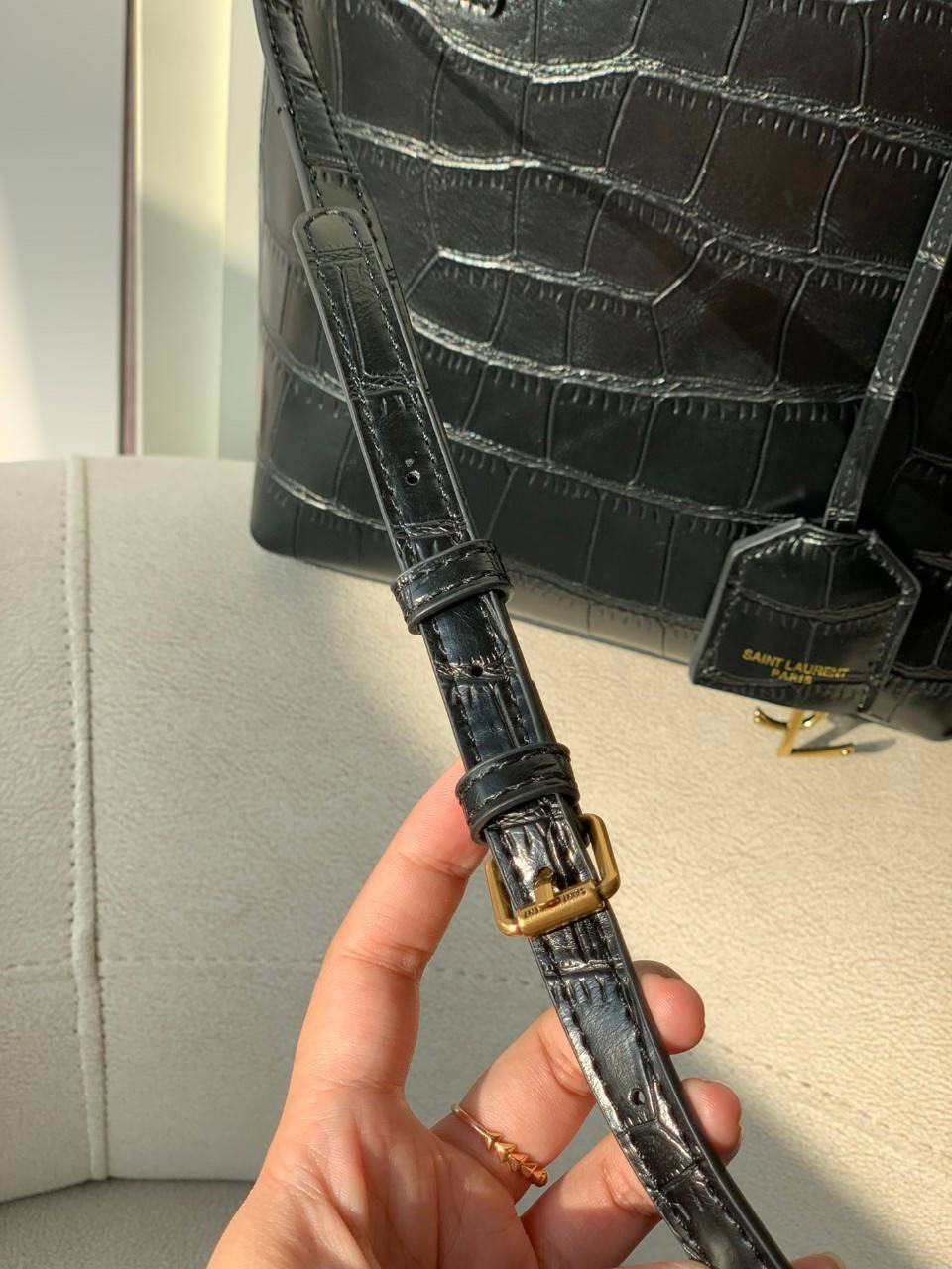 Large YSL CROC TOTE / YSL Toy croc-effect leather tote bag พร้อมส่งครบสองไซส์ *คู่ดูโอ้ สวยแบบตะโกนนน YSL BAG VIP วัสดุหนังสังเคราะห์ หนังนิ่มลายจรเข้เต็มใบ สวยหรูมาก