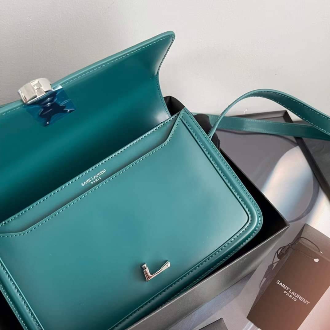 YSL Solferino medium crossbody bag คอลเล็คชั่นน้องโรเซ่ ROSE BLACKPINK ที่สุดแห่งความคลาสสิก เกรดออริจินอล หนังสวยมาก กระเป๋าสะพายรุ่นที่สาวๆ ทุกคนควรมีติดตู้ ภาพถ่ายจากงานขายจริง สวยตามรูป ไม่ผิดหวังค่ะ