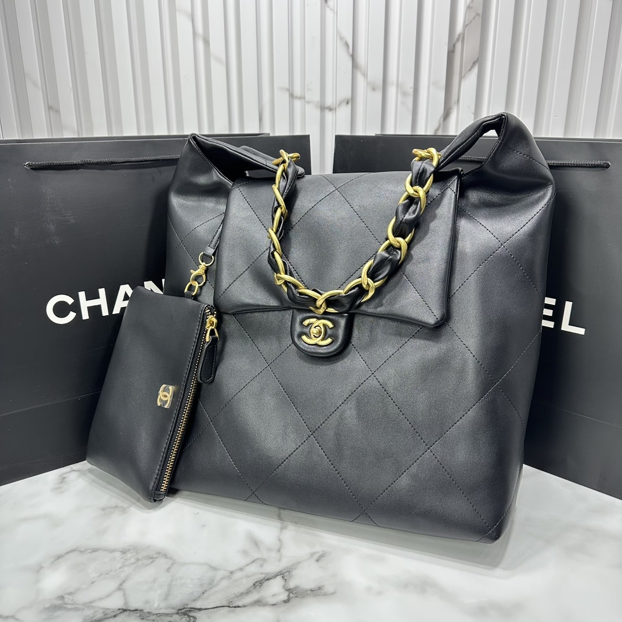 ORI หนังแท้ | CHANEL Large Hobo Bag กระเป๋าสะพายทรงโฮโบใบใหญ่ ภายในโล่งกว้างจุของได้เยอะ มาพร้อมใบเล็กสะดวกใช้งาน รุ่นใหม่สําหรับ Fall 2025