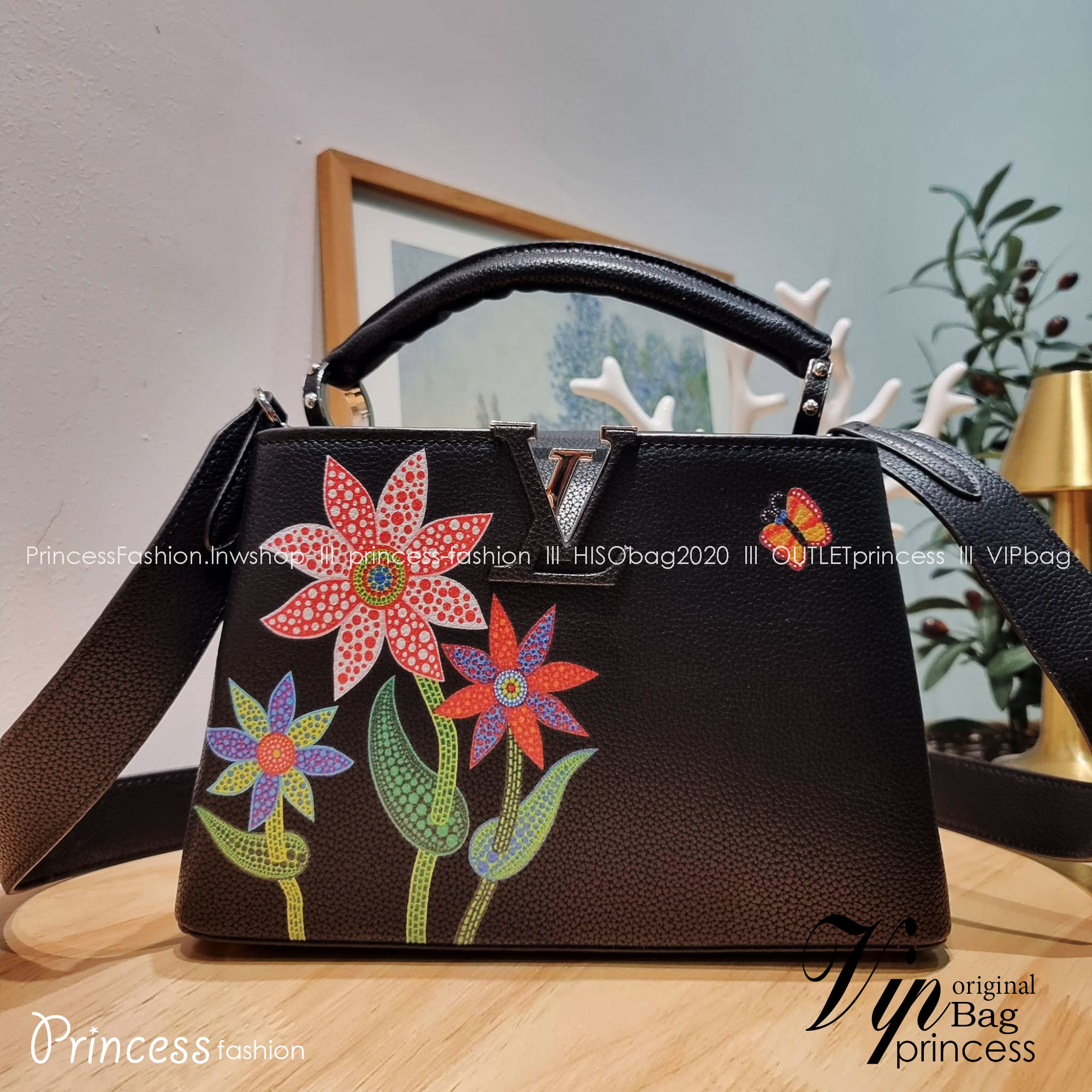 LV x YK Capucines BB / LV Bag พร้อมส่ง กระเป๋าถือสุดหรู ดีไซน์ทรงคลาสสิค ดีงามม้ากกกก!! มาพร้อมหูจับในตัว ด้วยรูปทรงวินเทจ งานปั้มสวยเป๊ะปังตามรูป **รอบนี้จัดราคาพิเศษสุดคุ้ม งานสวยเกินราคาค่ะ