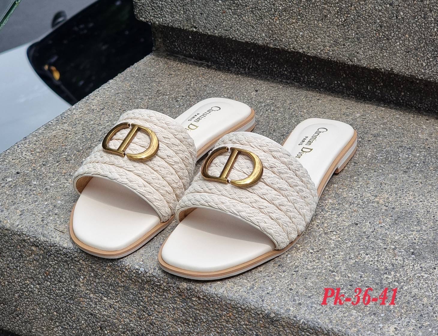 Dior Sandals รองเท้าแตะดิออ รองเท้าส้นเตี้ย งานคัดเกรดคุณภาพทอละเอียด ปั้มแบรนด์ พื้นยางกันลื่นอย่างดี