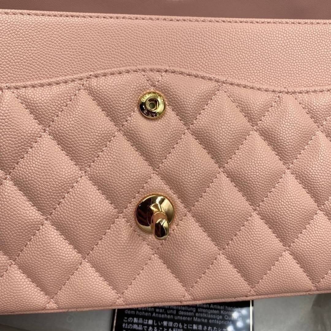 หนังแท้ CHANEL Classic Caviar 25cm กระเป๋าสะพายคลาสสิก หนังแกะและโลหะสีทอง ภาพสินค้าถ่ายจากงานขายจริง ใช้งานต่างประเทศได้