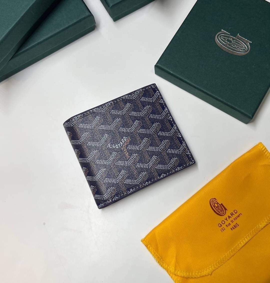 GOYARD WALLET / GOYARD Victoire Bifold Wallet พร้อมส่งที่ไทย เกรดเทพออริจินอล หนังเกรดดีสุด กระเป๋าสตางค์ผู้ชายใบสั้น พร้อมกล่องเขียวแบรนด์สวยหรู อีกรุ่นที่ยอดขายไม่เคยตก ภาพสินค้าถ่ายจากงานขายจริง ใช้งานต่างประเทศได้เลยค่ะ