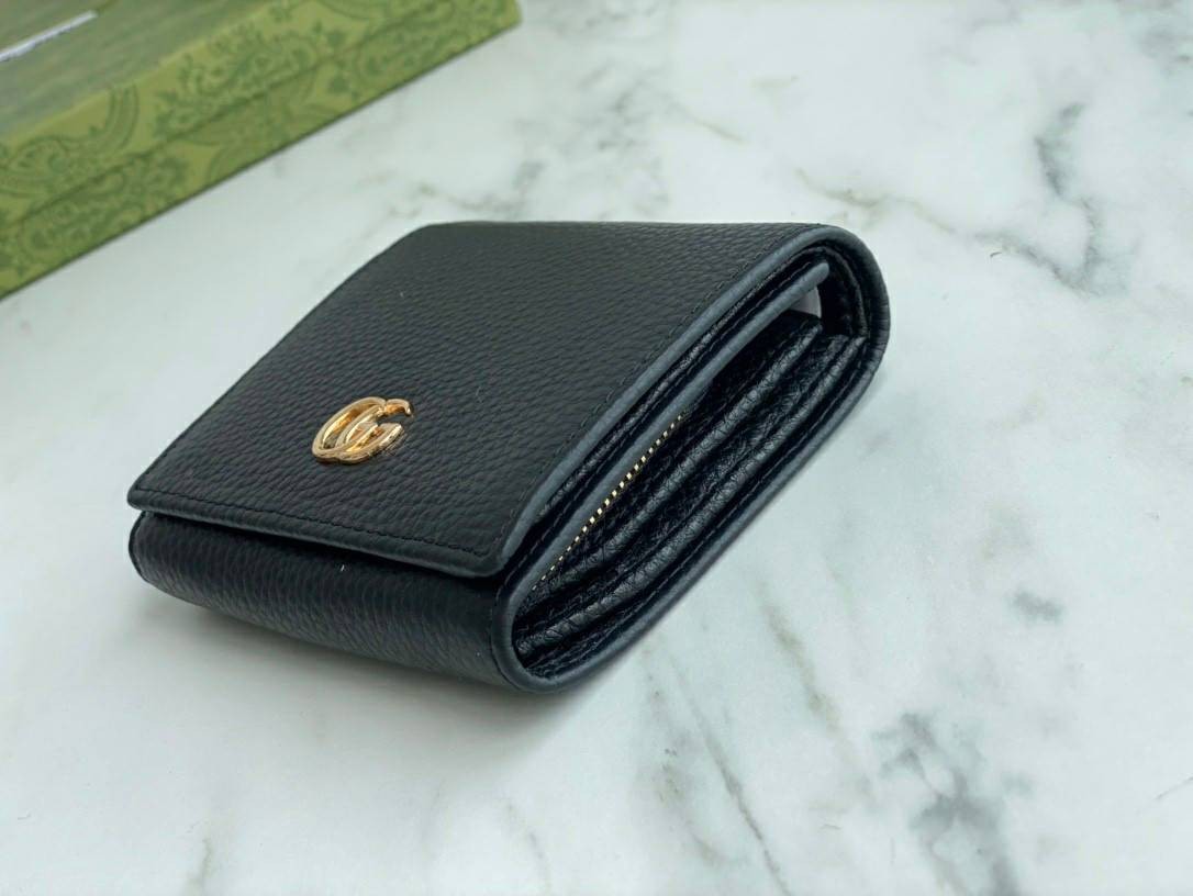 VIP 】Gucci small wallet 3 พับ มีช่องซิปใส่เหรียญ น่ารักมาก งานหนังแท้ รุ่นพิเศษครบเซ็ท ราคาคุ้มที่สุด ต้อนรับปีแห่งความปัง!! เอ็กซ์คลูซีฟมาก!!