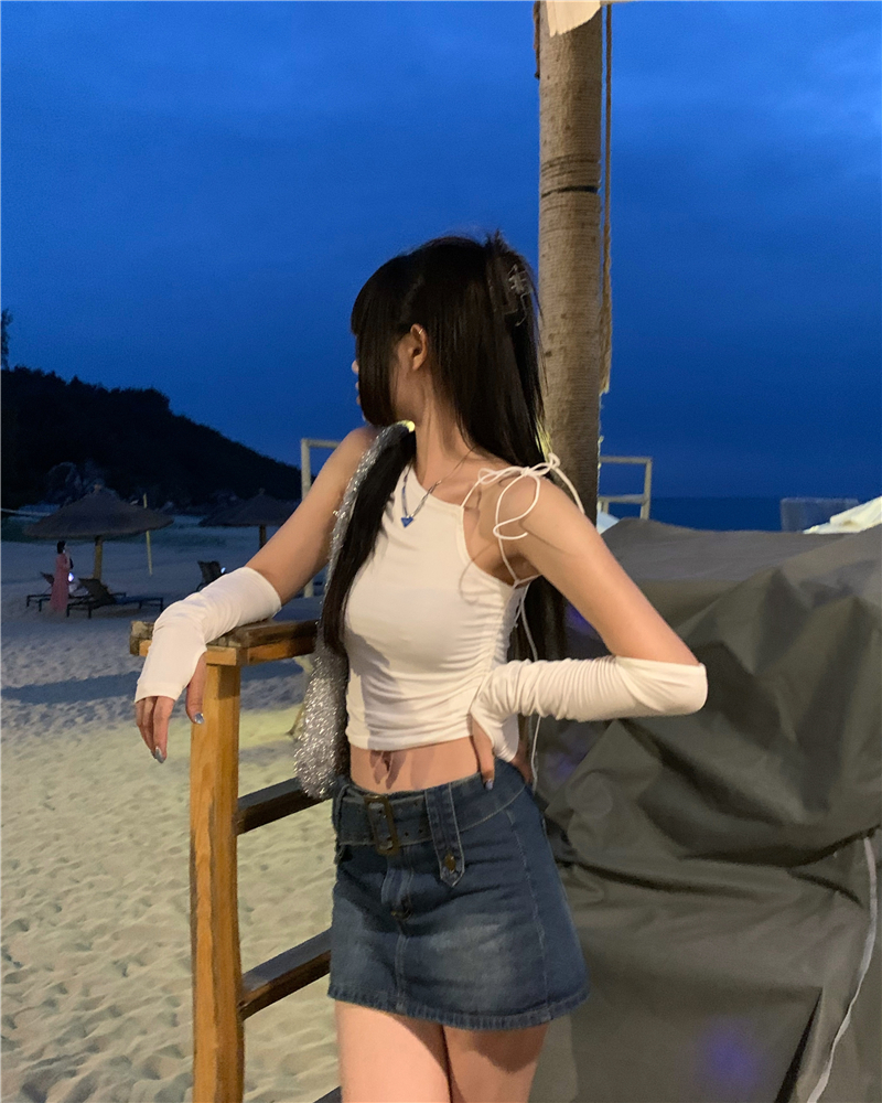 พร้อมส่ง 🌞 Pratae tops เสื้อสายเดี่ยวพร้อมปลอกแขนสีขาว (IN37133)