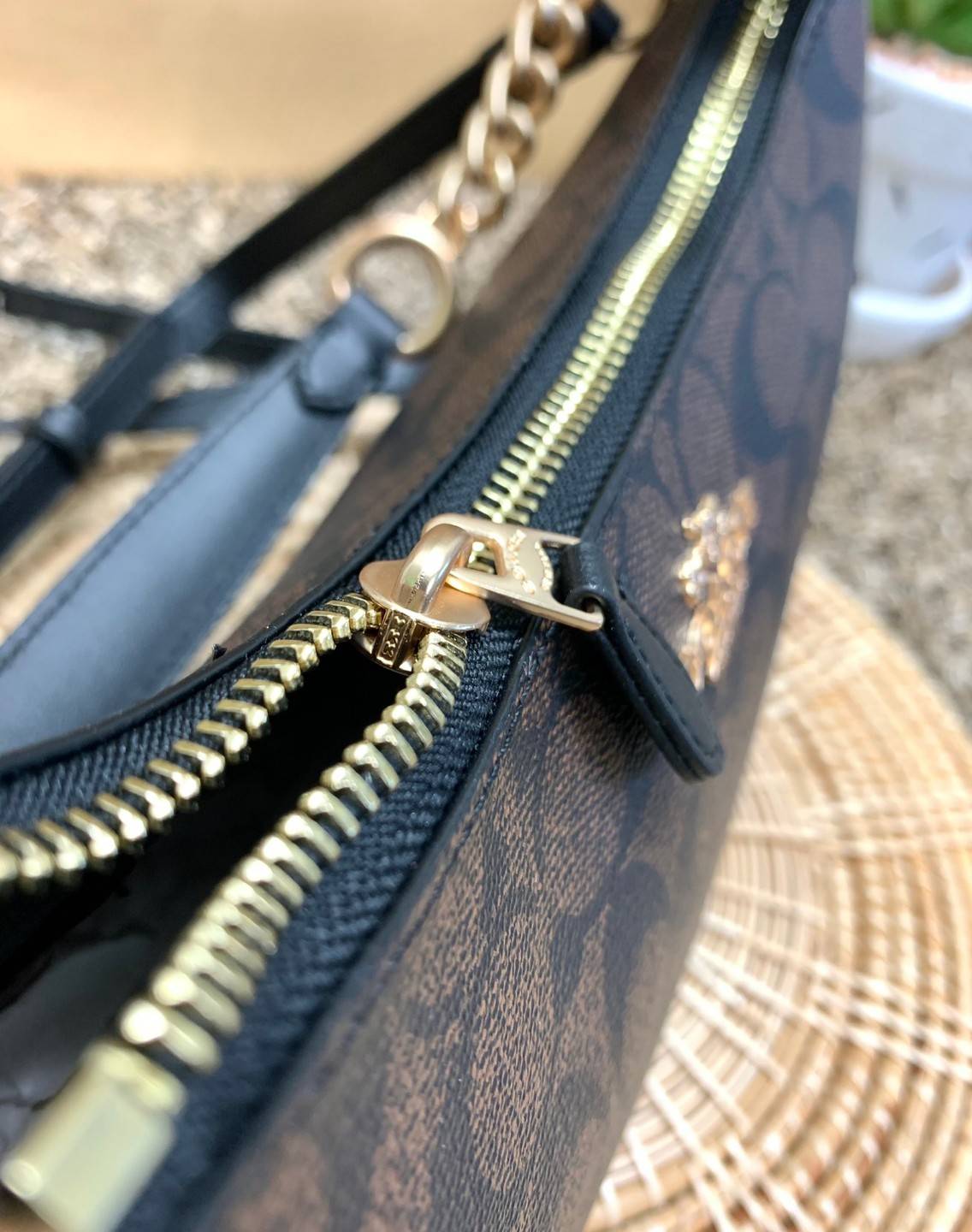 พร้อมส่งครบสี สวยทุกสีเลยค่า😘 ((CA173//CA209//CA548)) COACH TERI SHOULDER BAG 🔹กระเป๋าทรงพอช ในรูปแบบหนังแท้ หนังนิ่มสวยมากค่ะ