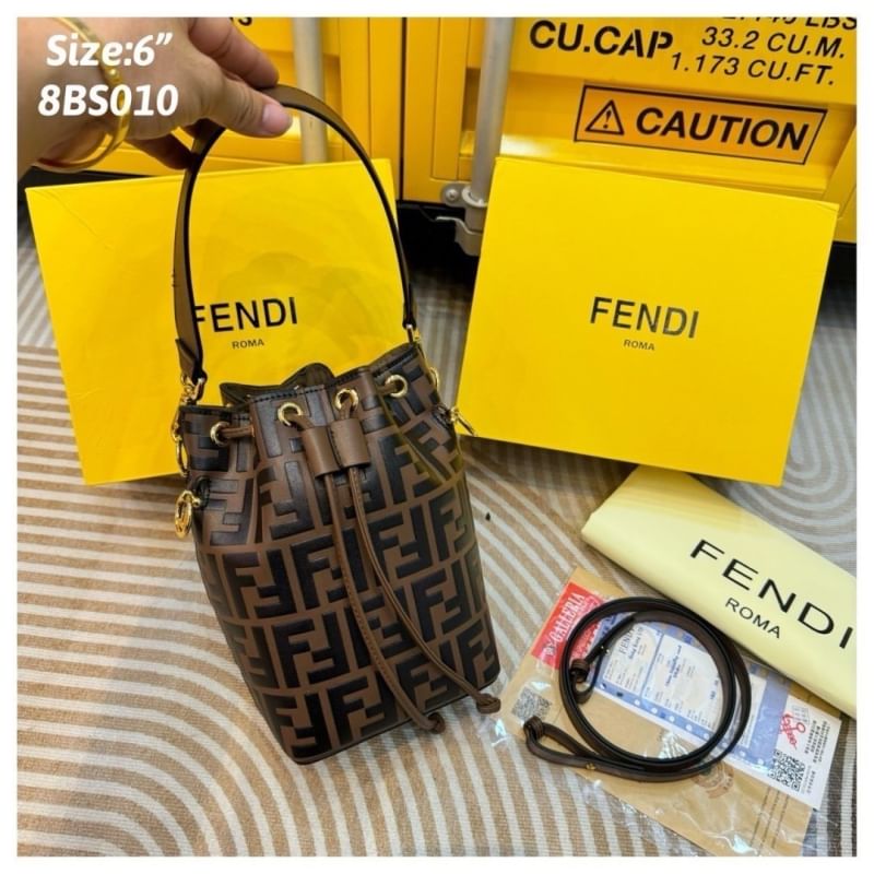 FENDI Mini MonTresor Bucket Bag กระเป๋าสะพายทรงขนมจีบรุ่นยอดนิยม ไซส์มินิน่ารักน่าใช้มาก ดีไซน์สวยอยู่ทรง
