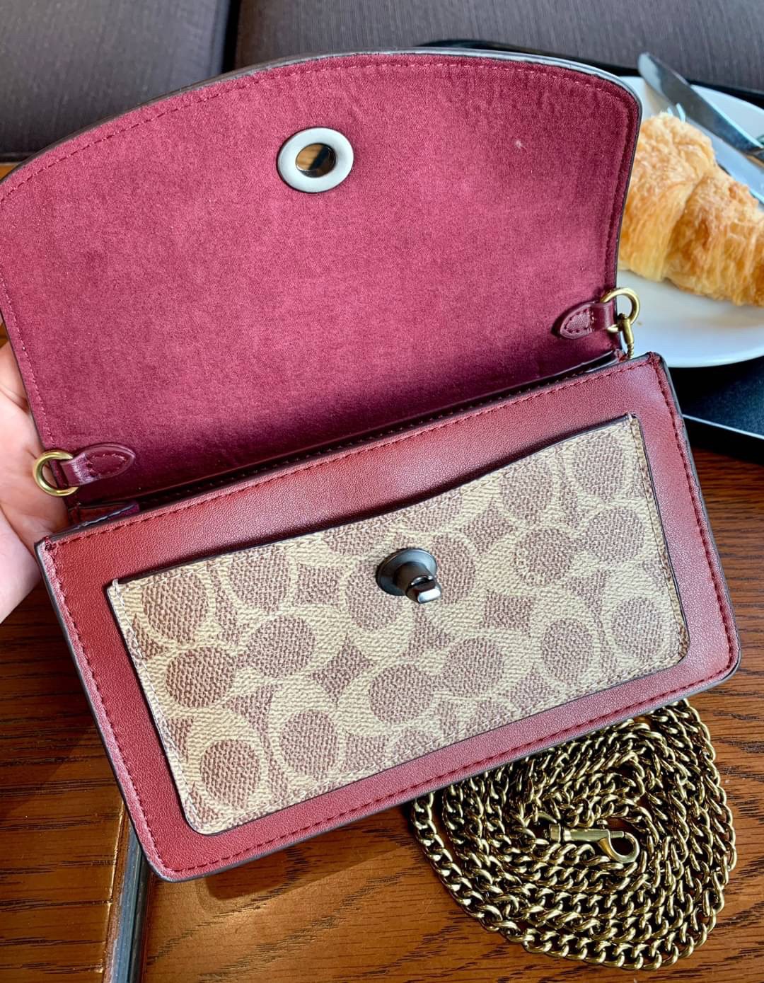 COACH PARKER CLUTCH//CROSSBODY BAG ((1680)) กระเป๋าถือแบบคลัทหรือสะพายแบบครอสบอดี้ร์ได้ หนังแท้หนังนิ่มค่ะ