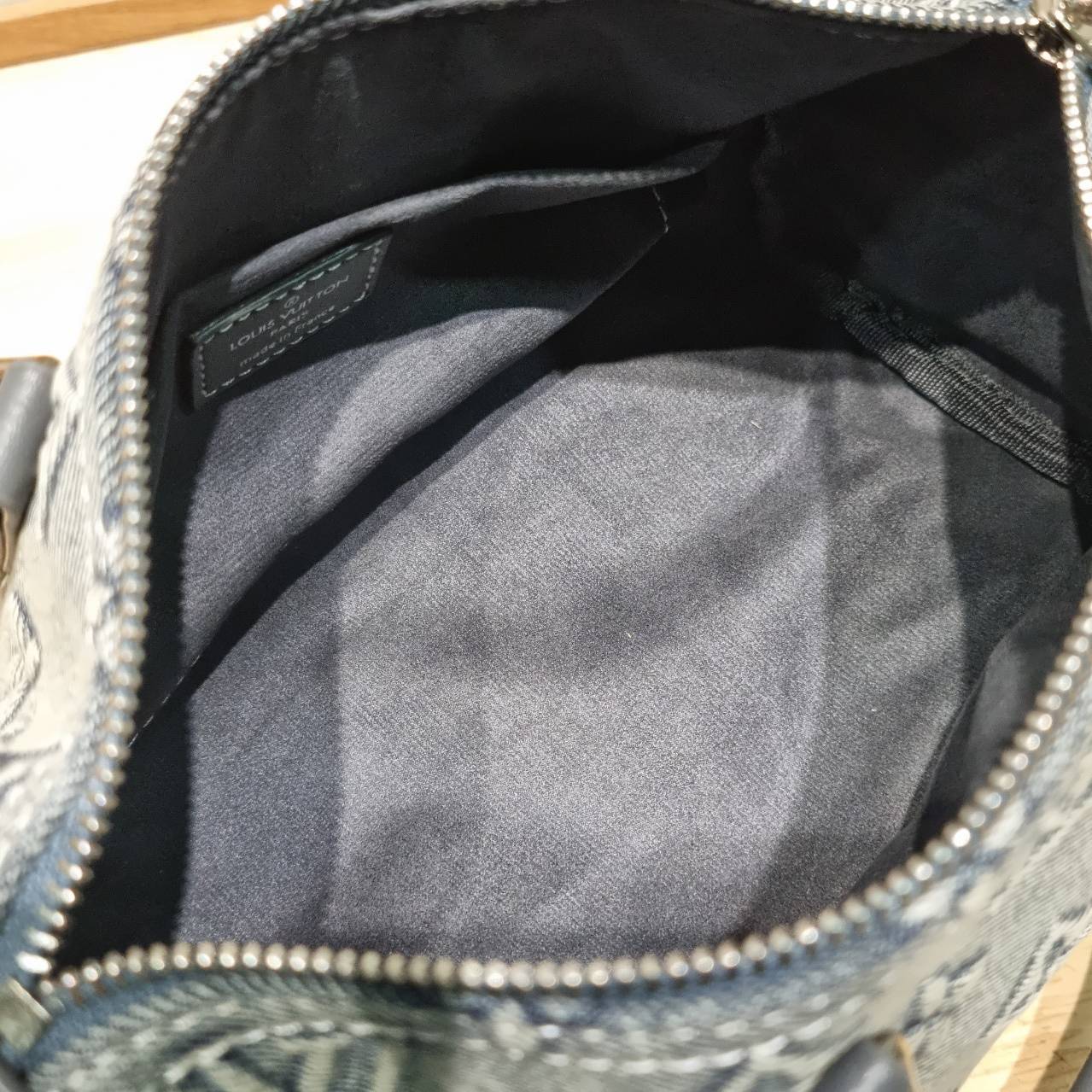 LV bandouliere 25 washed denim monogram keepall bag ใหม่ล่าสุด กับกระเป๋าทรงหมอนสุดฮิต ที่มาในรูปแบบ washed denim สวยคลาสสิค ดูแพงสุดๆ