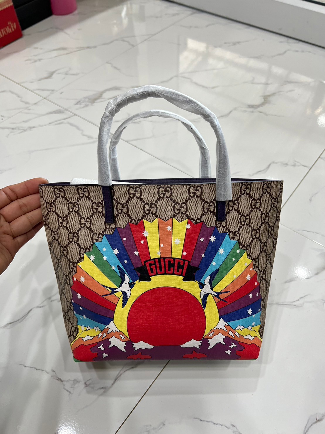 GUCCI Children's tote bag / Gucci kid tote / Gucci bag พร้อมส่งสต๊อกแน่น กับกระเป๋าโท้ทคิดท์ ไซส์น่ารักน่าใช้ ฮอตไม่หยุด เด็ดทุกดีไซน์ มีลายเข้าใหม่มากกว่าในรูปนะคะ **สินค้าเกรดออริจินอล 1:1 สลับแท้ งานสวยตามรูป ภาพถ่ายจากงานขายจริง ใช้งานต่างประเทศไ