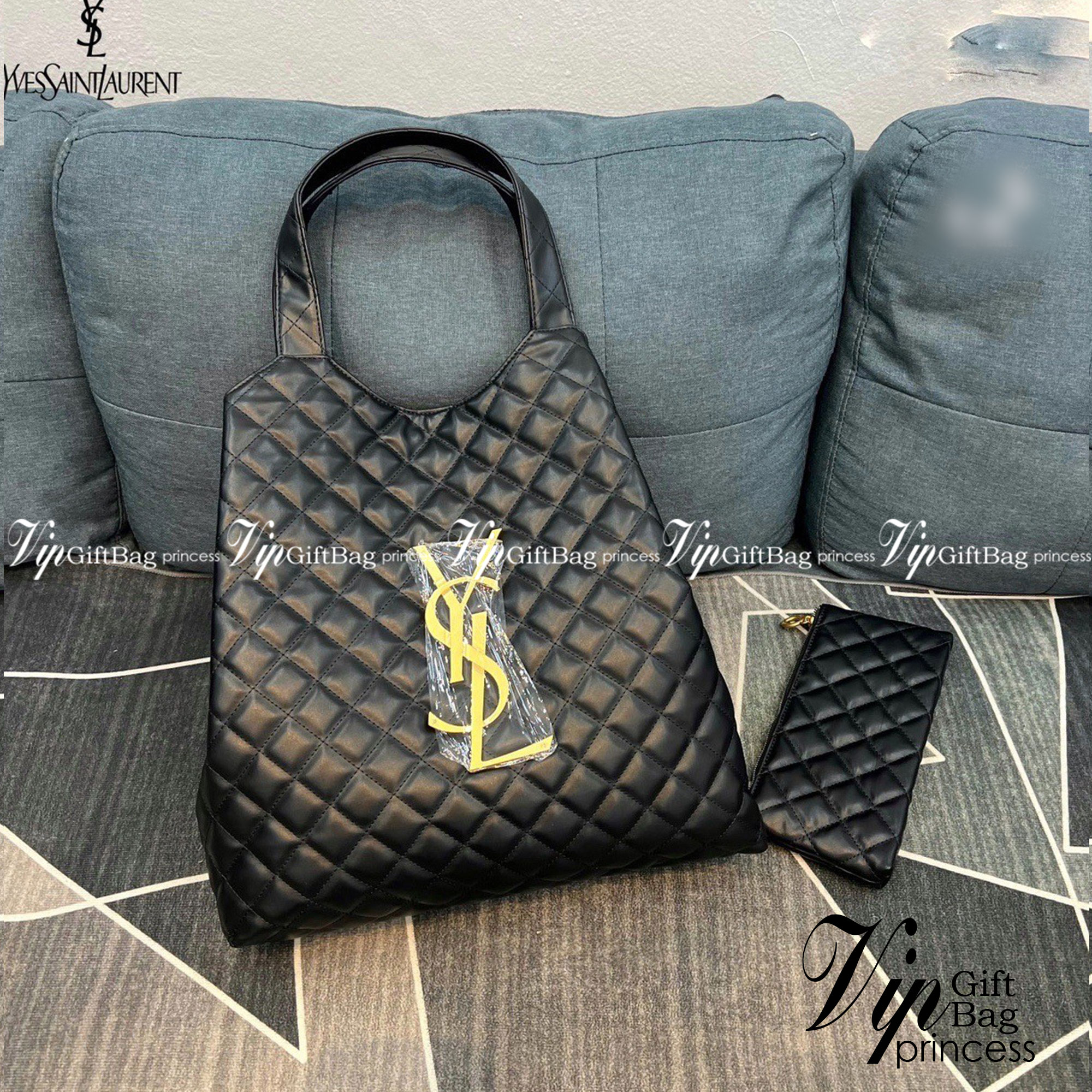 YSL icare maxi shopping bag in quilted lambskin / YSL tote bag กระเป๋าไซส์ใหญ่ พร้อมใบเล็ก หนังบุนิ่มเย็บลายตาข่าย (Quilted Bag) ดีไซน์คล้ายตะกร้าช็อปปิ้ง โฉบเฉี่ยวกว่าหลายระดับด้วยการประดับฮาร์ดแวร์ทองเหลืองในตัวอักษร YSL บนหนังสีดำสร้างความสะดุดตา มอบสไ