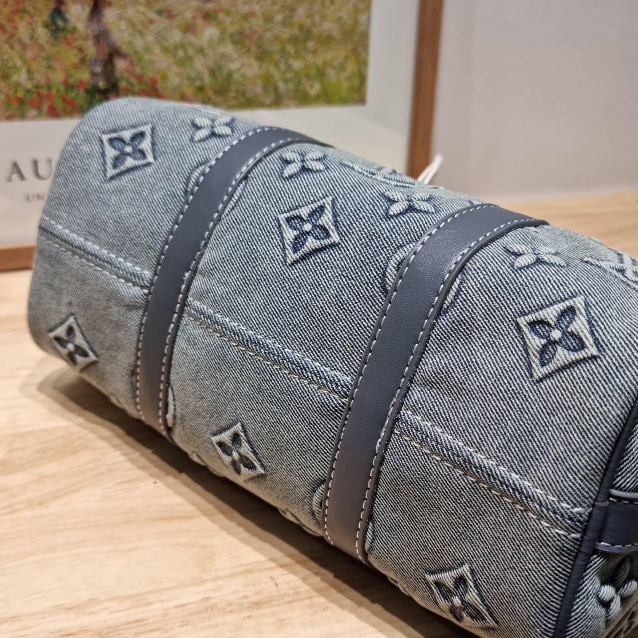 LV bandouliere 25 washed denim monogram keepall bag ใหม่ล่าสุด กับกระเป๋าทรงหมอนสุดฮิต ที่มาในรูปแบบ washed denim สวยคลาสสิค ดูแพงสุดๆ