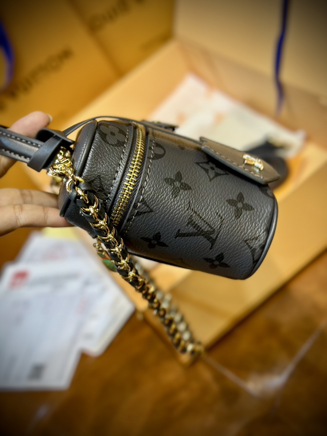 LV Vanity Chain Pouch Other movies กระเป๋าทรงวานิตี้ สีใหม่โทนเทาสวยมีสไตล์ไร้ที่ติ เกรดออริ 1:1 ใช้งานต่างประเทศได้