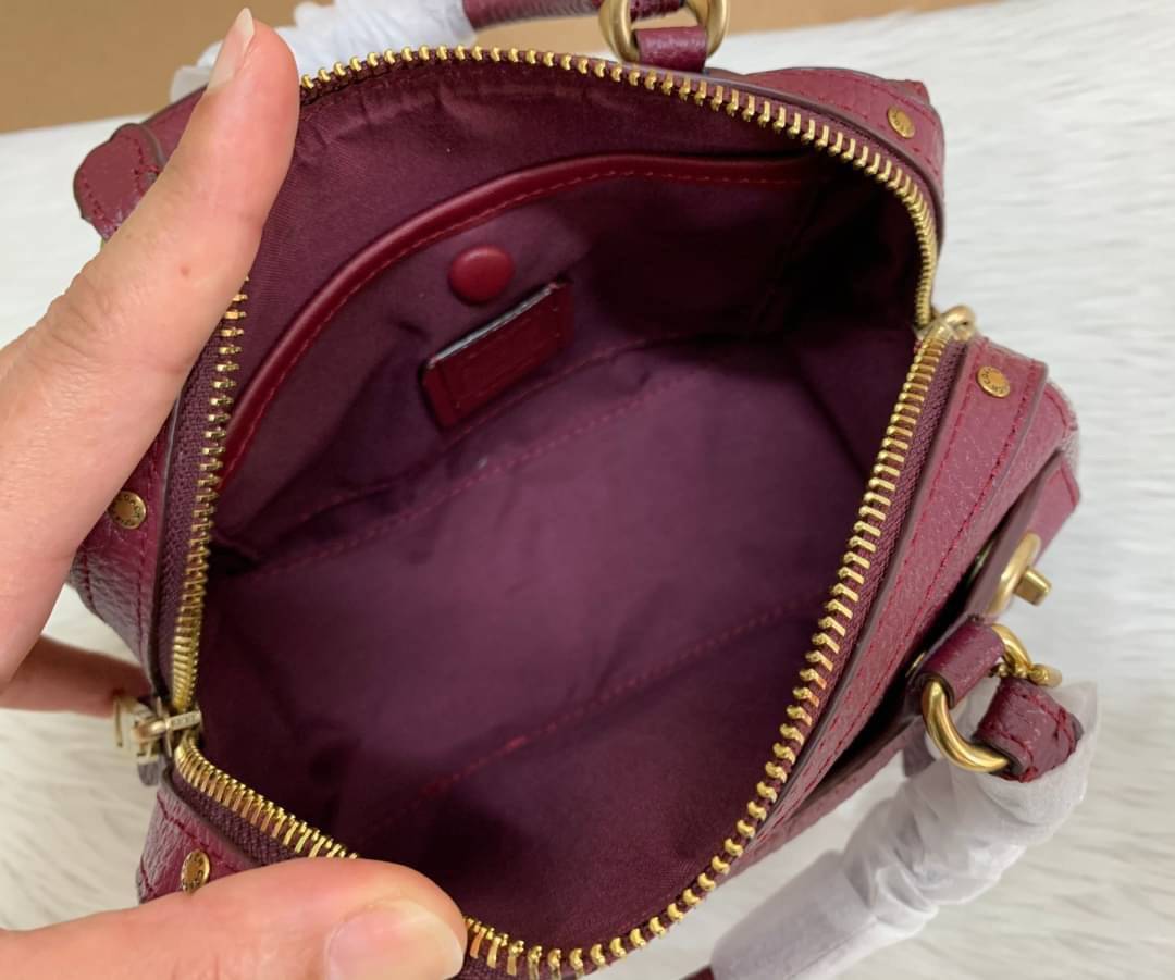 COACH LARK BAG 19 IN SIGNATURE JACQUARD ((4619)) พร้อมส่งค่ะ! กระเป๋าสะพายแบบครอสบอดี้ร์ทรงหมอน หนังแท้+ผ้า Jacquard ได้ลงตัวสวยงามค่ะ