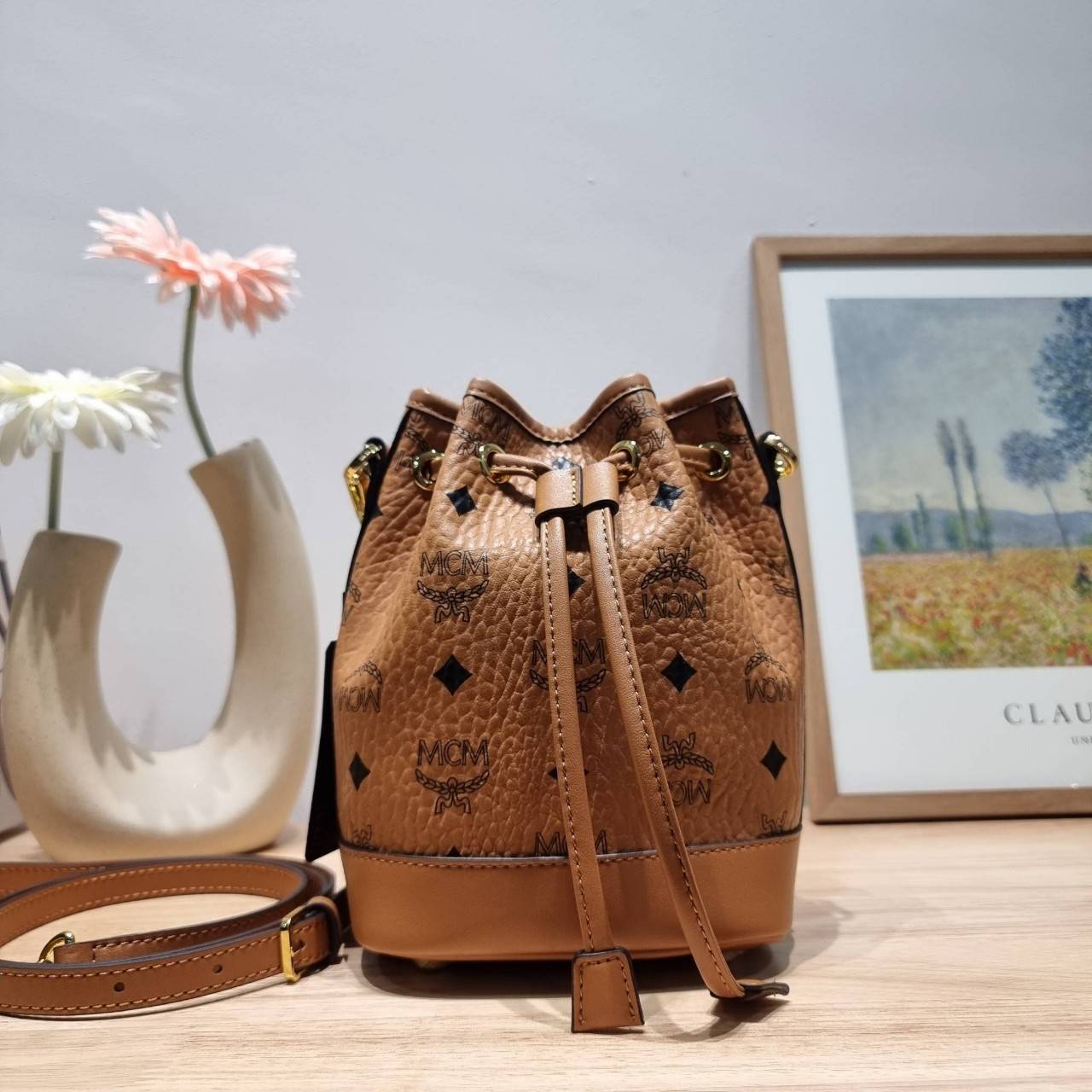 M.C.M MINI DESSAU DRAWSTRING BAG IN VISETOS กระเป๋าสะพายทรง bucket ไซส์ mini เกรดออริ สลับแท้ 1:1 ใช้งานต่างประเทศได้