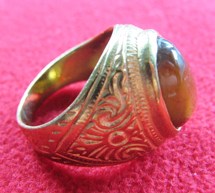 สินค้าหมดค่ะ แหวนพลอยตาเสือเนื้อทองเหลือง(คุ้มครอง)แบบใหญ่ค่ะ