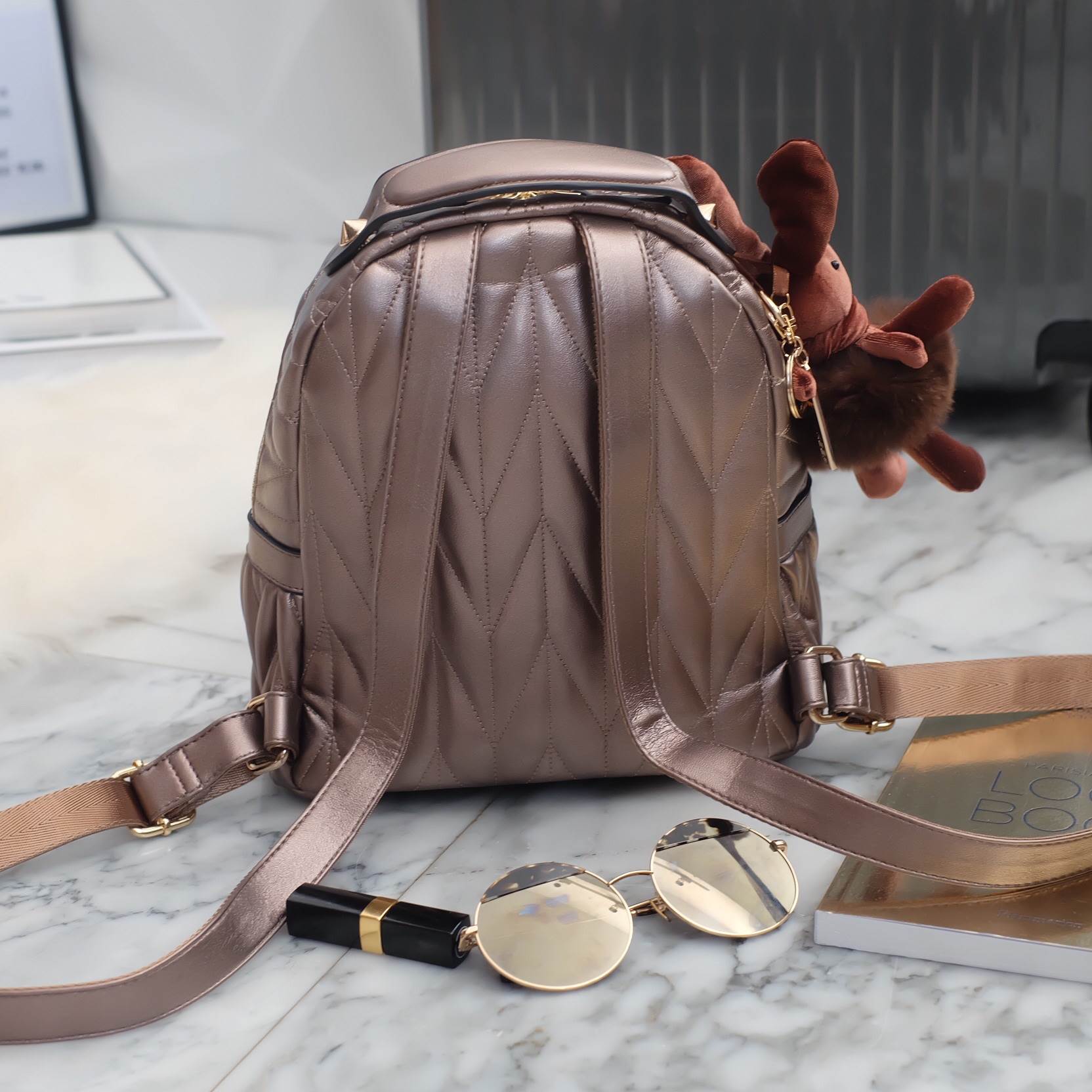 ฮิต!! จนต้อง ทำสีเพิ่ม 🌈🌈 KEEP ' Paris ' backpack 🎒👟 เป้ หนังแกะแท้ ระดับตำนาน ที่ครองใจสาวๆ เป็นอันดับหนึ่ง งานดี งานคุ้ม ต้องใบนี้เลย =>> กระเป๋า หนังแกะแท้เนื้อดี งาน handmade เย็บแบบฝีมือต่อฝีมือ เพิ่อให