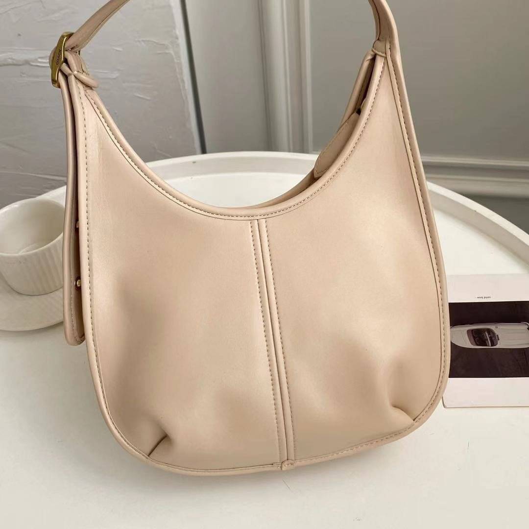 Coach ERGO SHOULDER BAG Glovetanned leather One credit card slot