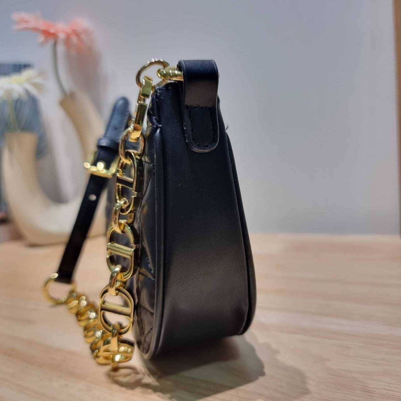 Dior Black Supple Macrocannage / CD LOUNGE BAG กระเป๋าสะพายทรงพอช สวยหรู ดีไซน์เรียบ แต่ดูแพง