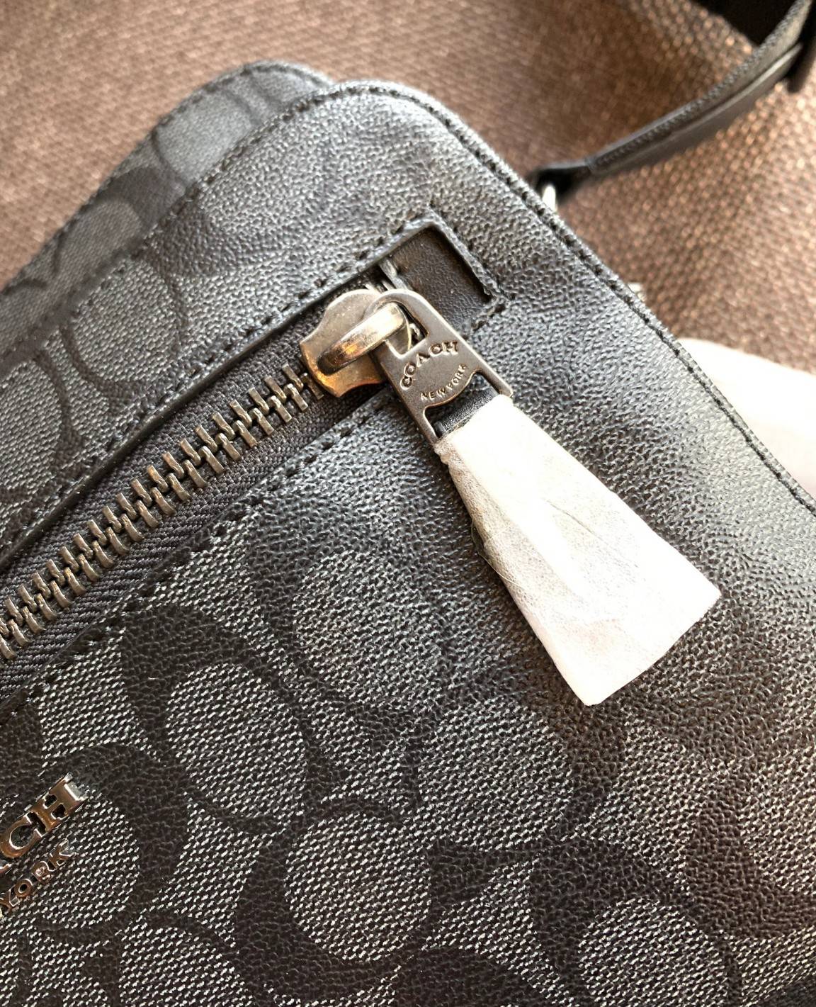 พร้อมสีออกใหม่ ห้ามพลาดค่าา!! COACH WEST CAMERA BAG IN SIGNATURE ((91485)) 🔺กลับมาตามคำเรียกร้องค่าา! กระเป๋าสะพายผู้ชาย((ผู้หญิงก็ใช่สวยทีเดียวค่ะ😘)) หนังแท้ ล่ยหนังCanvasสวยค่ะ มีช่องซิปหน้า//ช่องซิปกลางกว้าง//ช่องหลักแบบซิปคู่ ใส่สัมภาร