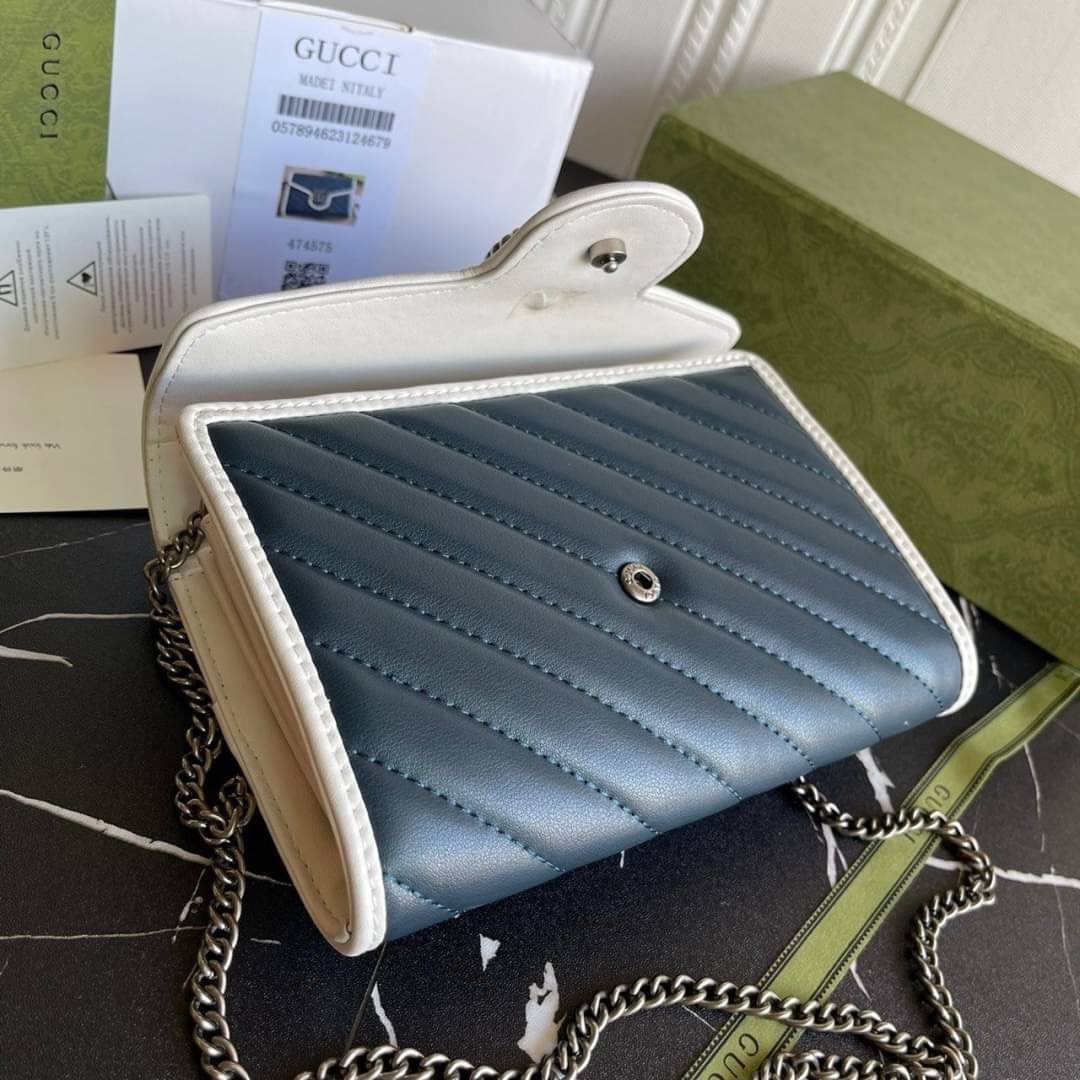 หนังแท้ GG Marmont matelassé mini bag พร้อมส่งที่ไทย GUCCI Wallet on Chain ภาพสินค้าถ่ายจากงานขายจริง รุ่นนี้หนังสวยมากค่ะ ละมุนที่สุด ใส่บัตร ใส่แบงค์ได้ รับรองว่าจะเป็นกระเป๋าที่จะหยิบใช้งานได้บ่อยๆ รับประกันความสวยปังค่าาา