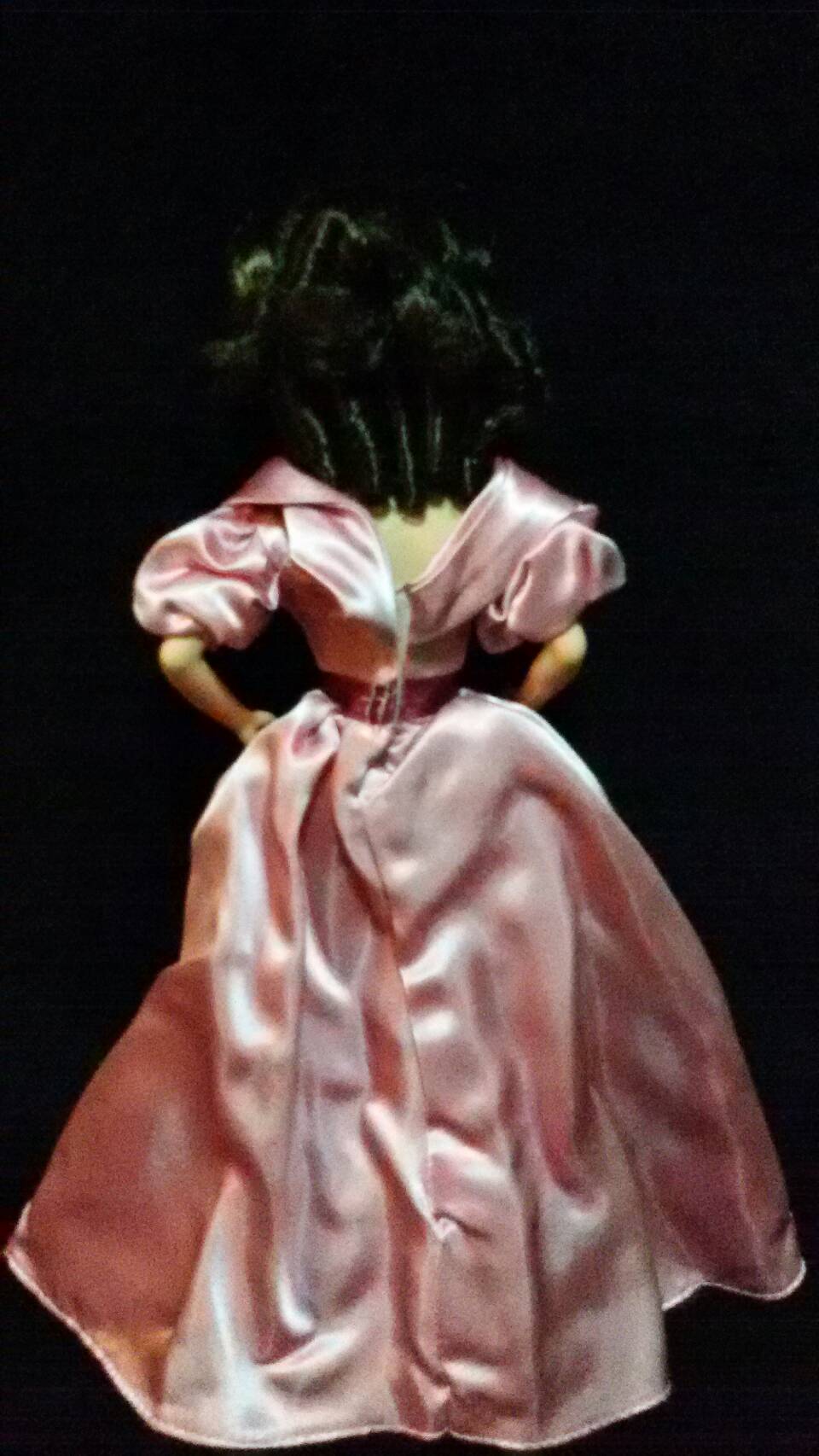 Hallmark Special Edition Sweet Valentine Barbie ตุ๊กตาบาร์บี้แท้มือสองสภาพดีค่ะ