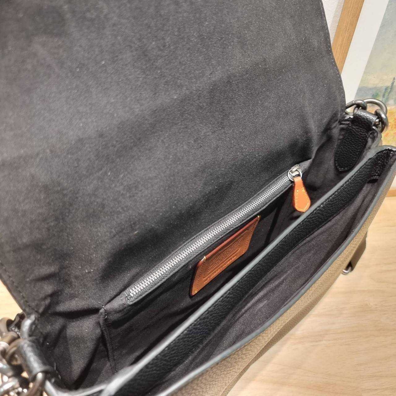 COACH Soft Tabby Messenger In Signature Canvas C8430 CH769 ไอเท็มที่หนุ่มๆต้องไม่พลาด กระเป๋าทรงแมสเซนเจอร์ใบใหญ่กำลังพอดี พร้อมด้วยสายสะพาย 2 เส้น