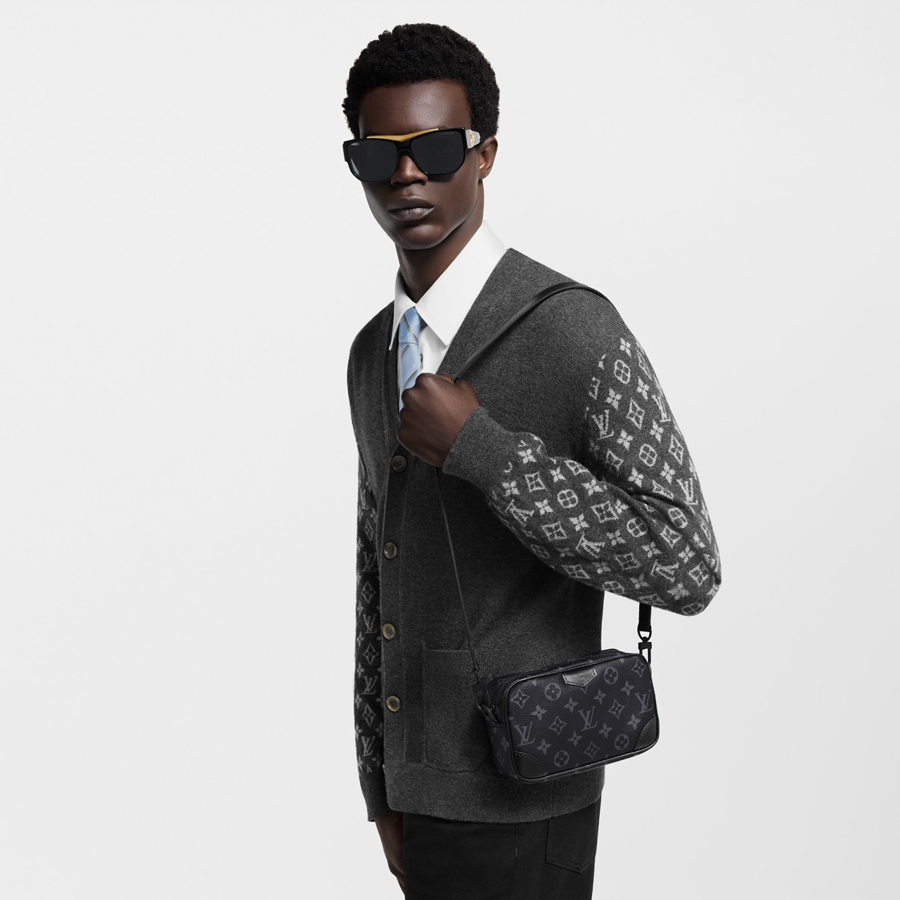 ORI หนังแท้ | LV Trocadéro Wearable Wallet Monogram Canvas 20cm กระเป๋าสะพายทรงแมสเซ็นเจอร์ดีไซน์ใช้เป็นกระเป๋าสตางค์ได้ ขนาดกำลังสวยกะทัดรัด คลาสสิคหรูหราคล่องตัว