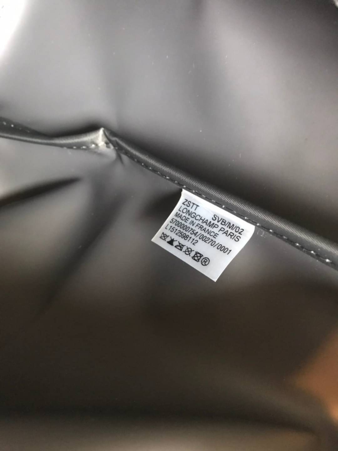 8สี พร้อมส่ง Longchamp LE PLIAGE NÉO TOP HANDLE BAG (medium size) อีกหนึ่งรุ่นยอดนิยม ที่สาวๆ ต้องมีไว้เก็บไว้สักใบ กระเป๋าโท้ทใบนี้ มาพร้อมกับสีที่มีสไตล์เรียบง่าย มีสายสะพายยาวปรับสั้นยาวได้ช่วยให้คุณสามารถสะพายไหล่ได้อย่างสบาย ในตัวสายปักโลโก้อันเป็นสั