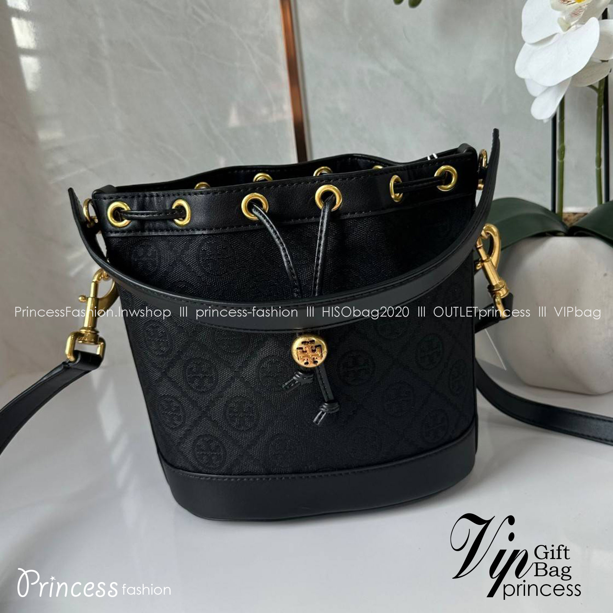 TORY BURCH T MONOGRAM BUCKET BAG jacquard black / Tory Bucket Bag สีดำคลาสสิก กระเป๋าทรงขนมจีบ รุ่นใหม่ล่าสุด วัสดุผ้าแจคการ์ด ตัดขอบหนังสวย