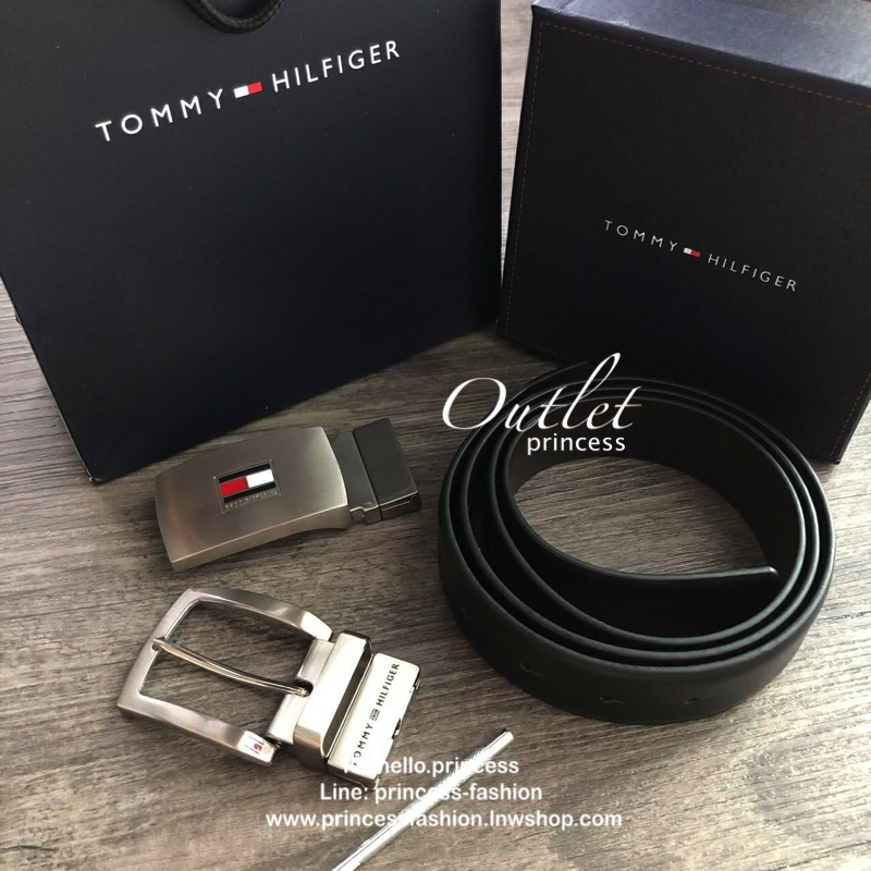 TOMMY HILFIGER Belt and Buckle Set เซตสุดคุ้ม!! เข็มขัด + หัวเข็มขัด 2 ชิ้น จะะมอบเป็นของขวัญหรือใช้เองก็แนะนำเลยค่าา อุปกรณ์ : มาพร้อมที่เจาะรูเข็มขัด + กล่องแบรนด์ + ถุงกระดาษแบรนด์