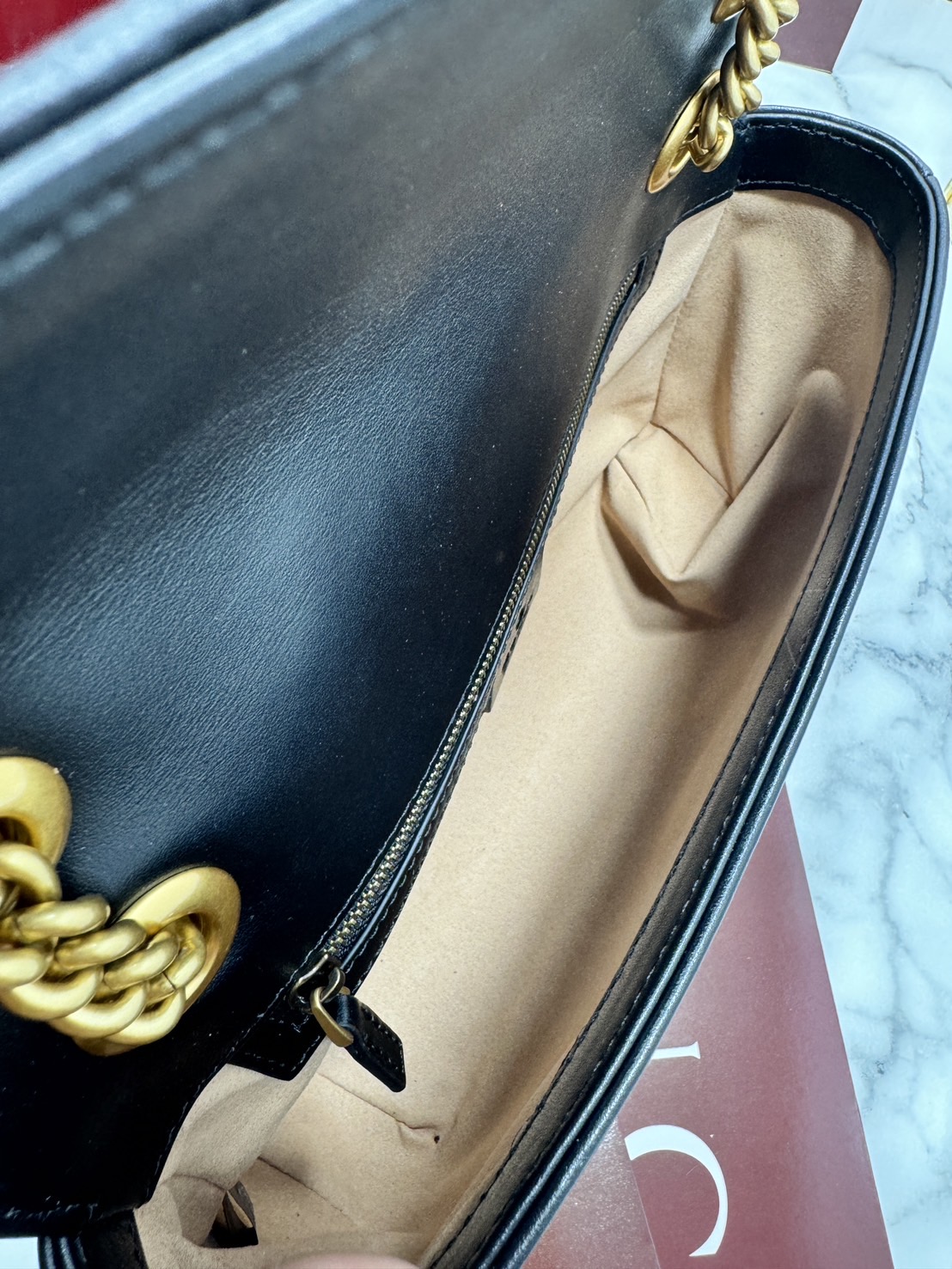 ORI | หนังแท้ GG Marmont small shoulder bag กระเป๋าสะพายข้างรุ่นคลาสสิค ดูแพง อัพลุคได้สบายๆ ด้านหลังดีไซน์รูปหัวใจ