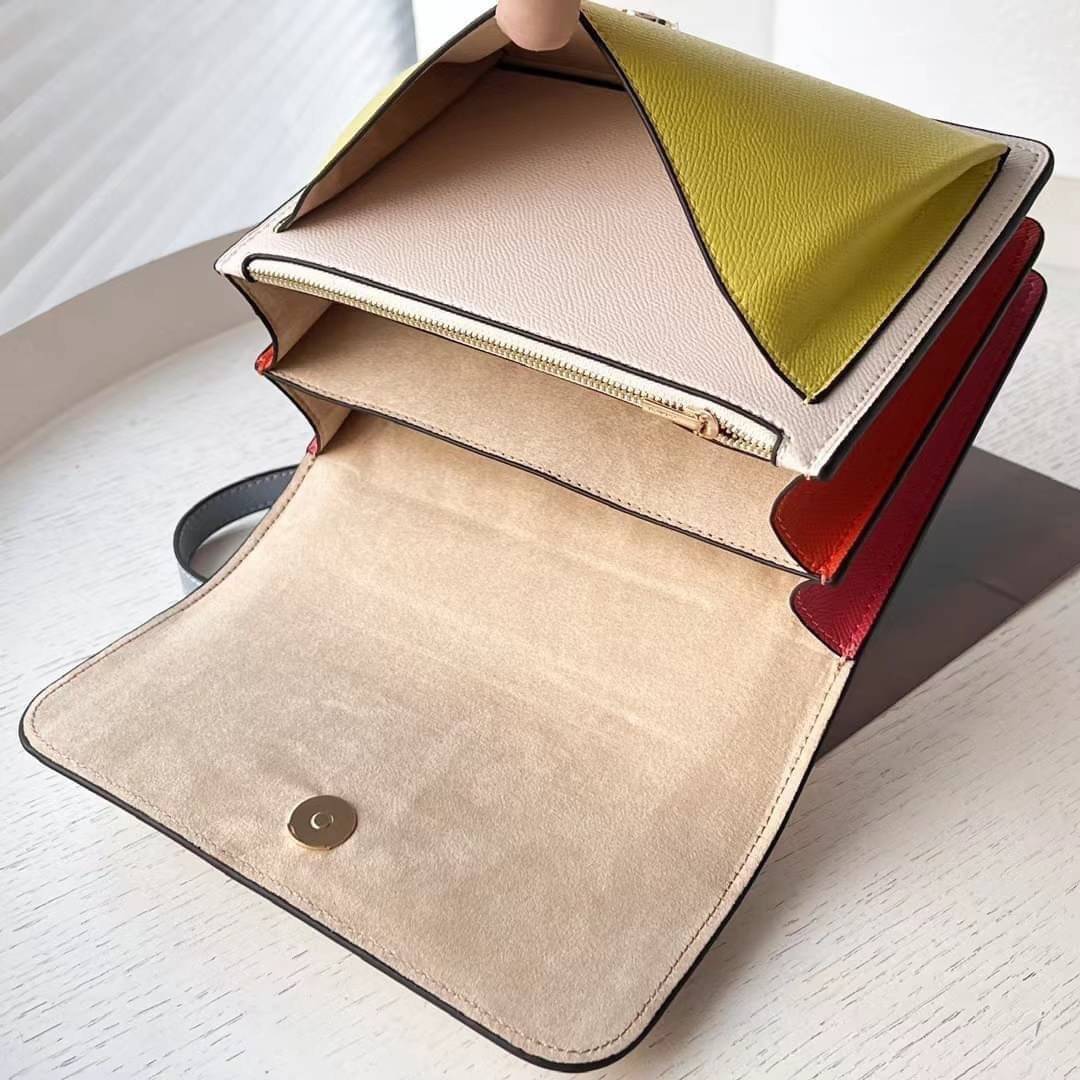 COACH KLARE CROSSBODY IN COLORBLOCK (COACH C8630) GOLD/CHALK MULTI พร้อมส่งที่ไทย