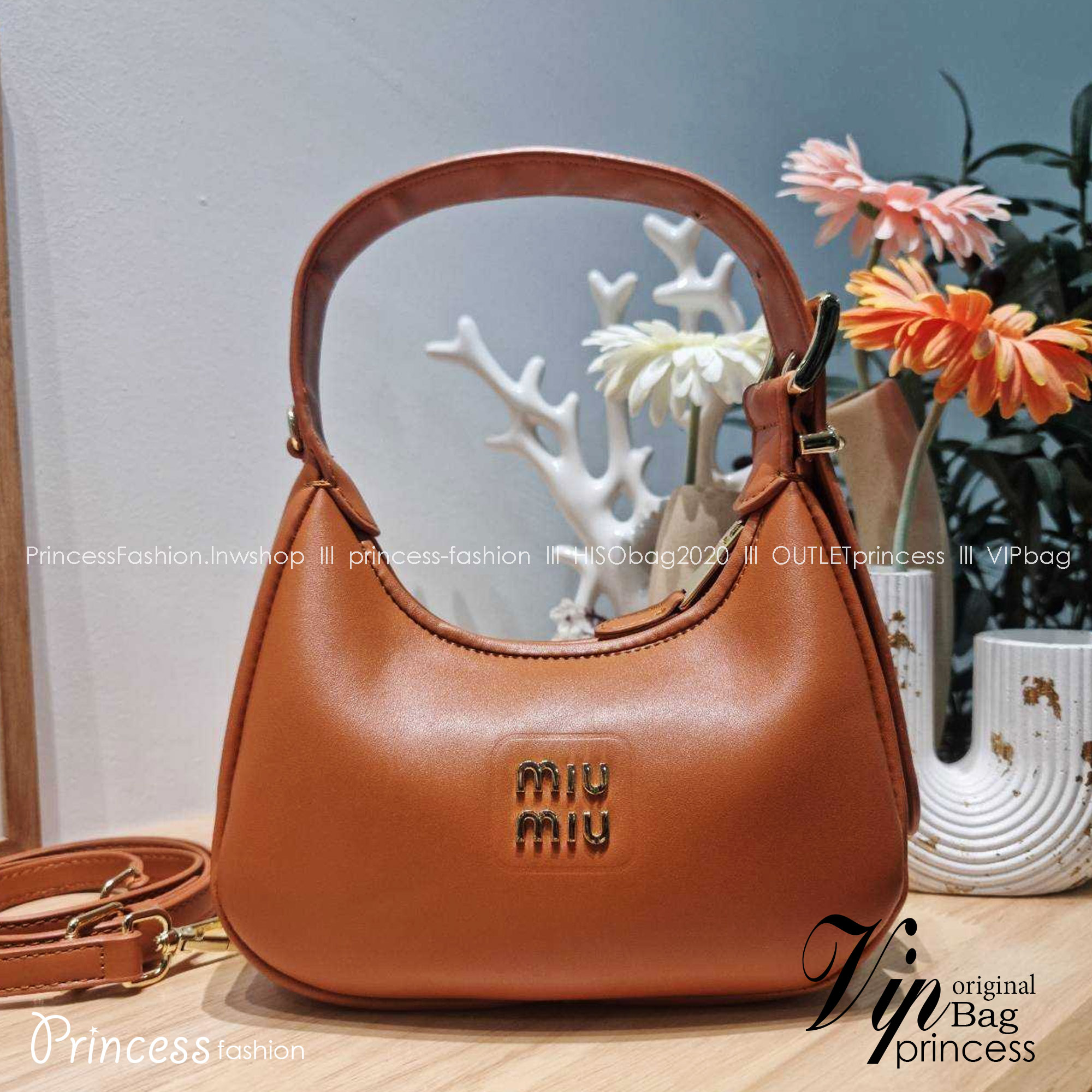 MIU MIU ZIP LEATHER TOP HANDLE BAG กระเป๋าสะพายไหล่/สะพายข้าง ทรงเก๋ ใช้งานง่าย เรียบหรูดูลัคชูสุดๆ