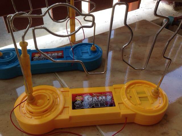 เกมขดลวดไฟฟ้าทดสอบสมาธิ Don't Buzz the wire