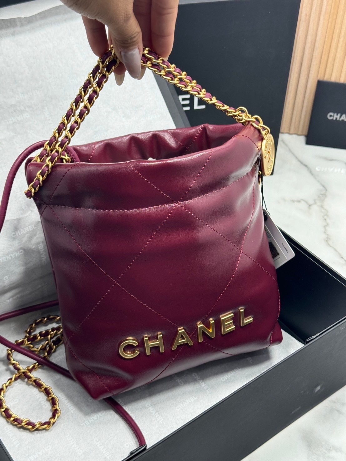พร้อมส่ง 11 สี ORI หนังแท้ | CHANEL 22 Mini Handbag กระเป๋าสะพายสุดหรู รุ่นยอดนิยม 🤍 เกรดออริจินอล หนังแท้ ภาพถ่ายจากงานขายจริง ใช้งานต่างประเทศได้