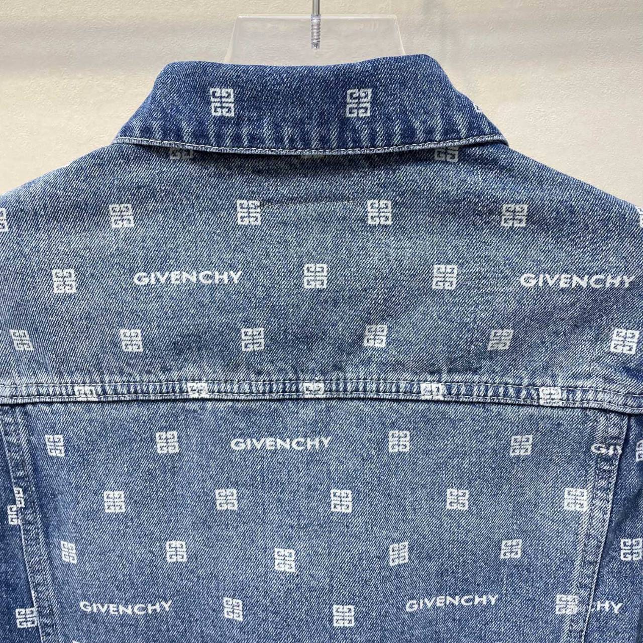 GIVENCHY Jacket / GIVENCHY Logo-print denim jacket เกรดออริจินอล มีป้ายแท็กที่คอเสื้อ ใส่ได้ทั้งผู้หญิงผู้ชาย พร้อมส่งที่ไทย ภาพสินค้าถ่ายจากงานขายจริง ใช้งานต่างประเทศได้