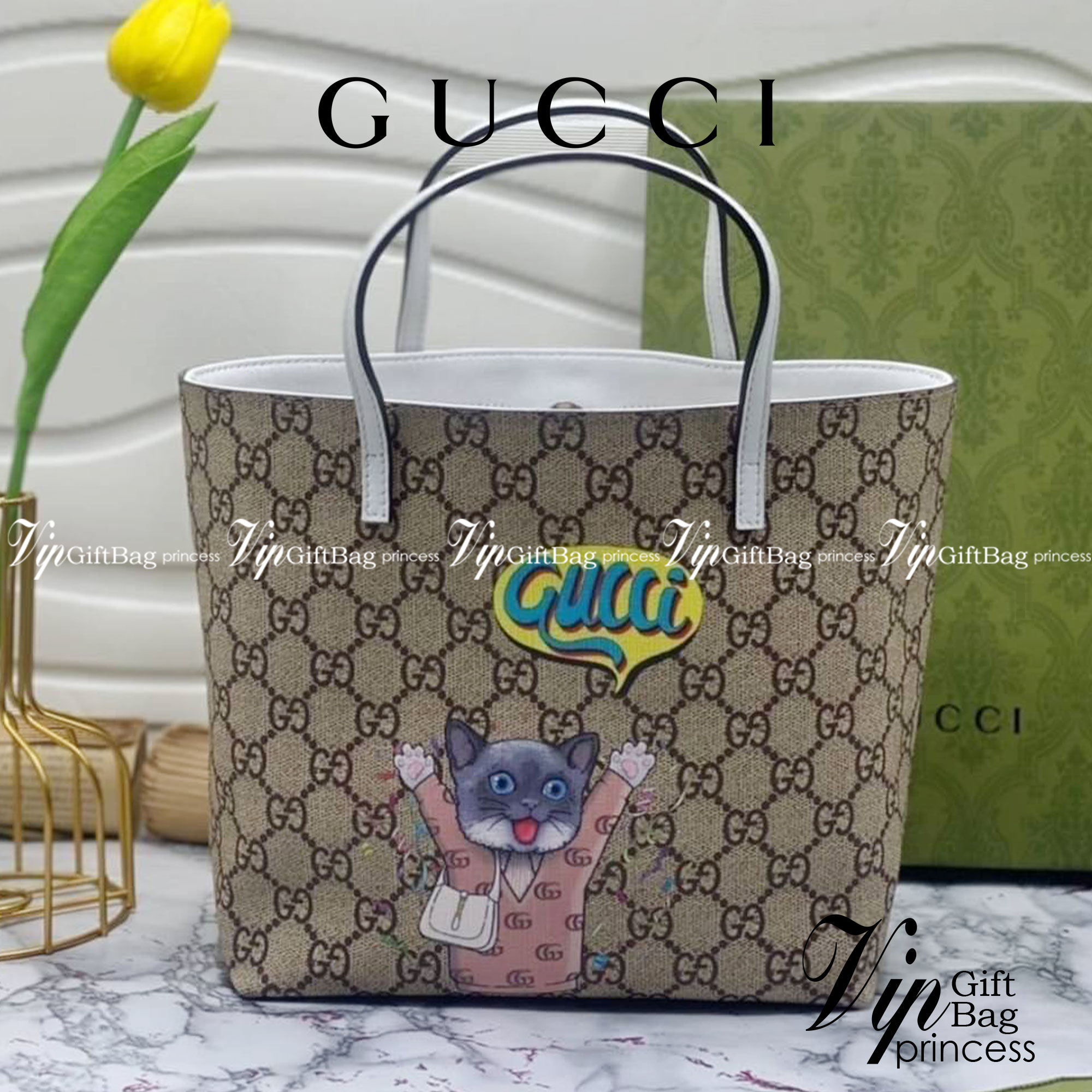 (รวมแบบ) หนังแท้ GUCCI Animal-Friendly Gucci Kid GG Supreme Tote Bag ลายใหม่น่ารักมากเลยค่าา งานหนังแท้ทรงตั้งสวย ขนาดกะทัดรัด จุของได้เยอะ ใช้ได้ทั้งเด็กและผู้ใหญ่ น่ารักมากค่ะ