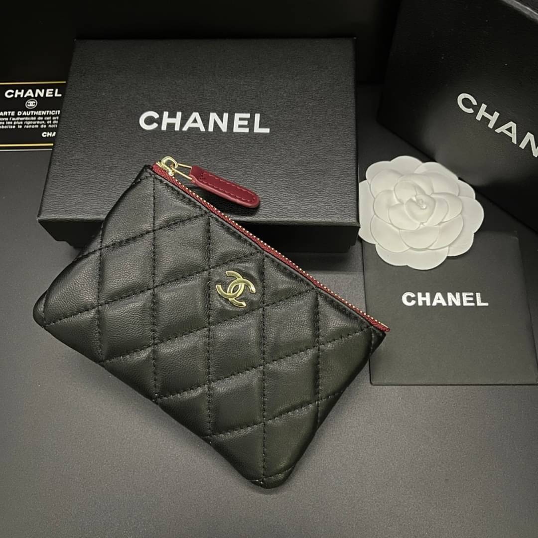 Chanel Classic Mini O-Case / Chanel Classic Mini Pouch กระเป๋าทรงพอชมินิ รุ่นฮิต คลาสสิกเป็นอมตะ ภายในตามรูป เกรดออริจินอล ภาพถ่ายจากงานขายจริง ใช้งานต่างประเทศได้