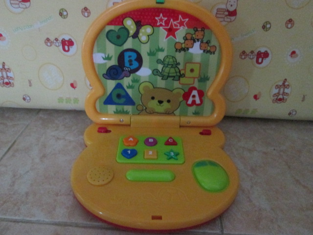 Marley the First Laptop ของเล่นเสริมพัฒนาการสำหรับเด็กมือสอง