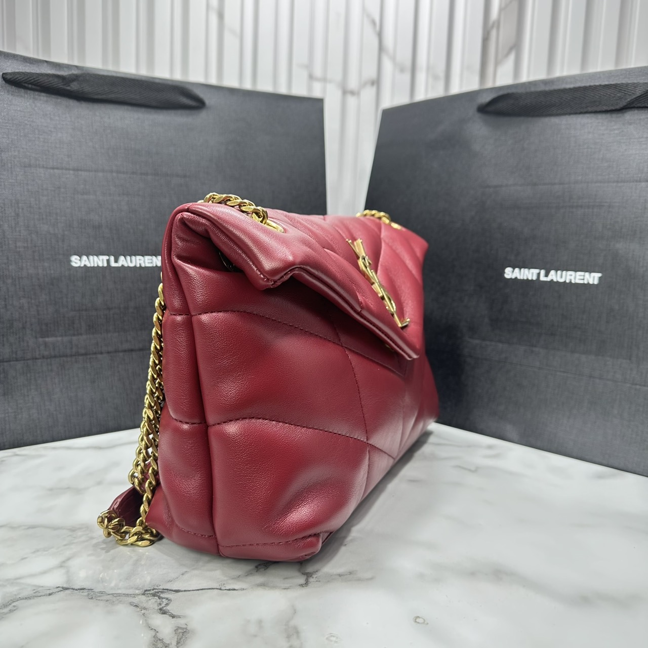 ORI หนังแท้ | 28cm YSL PUFFER SMALL in Nappa leather กระเป๋าสะพายรุ่นยอดนิยม ทรงสวย ใช้ได้บ่อยไม่มีเบื่อ วัสดุหนังสัมผัสนิ่มมือ ดีไซน์เรียบหรู ดูแพง สะพายได้หลากหลาย