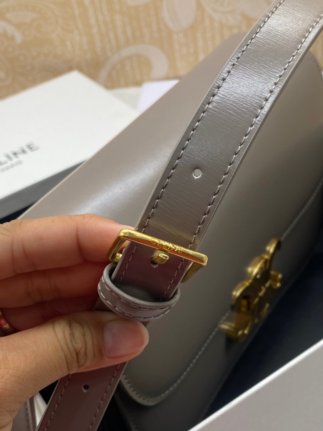 MEDIUM 22cm : CELINE CLASSIQUE TRIOMPHE BAG IN SHINY CALFSKIN / Celine Triomphe Bag / Celine Bag พร้อมส่ง 10 สี เกรดออริ 1:1 กระเป๋าแบรนด์หรูที่ควรมีแห่งปี