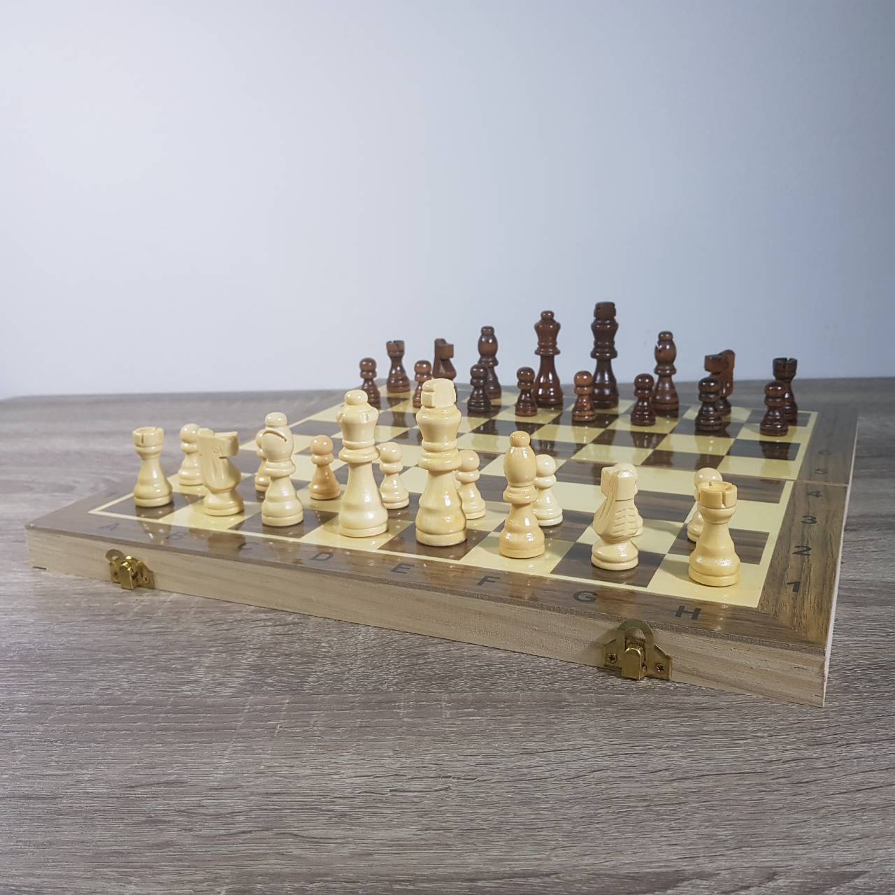 ชุดหมากรุกสากลไม้ตัวไม้กระดานไม้แม่เหล็กมีกล่องเก็บตัวหมากขนาดกระดาน39x39cm.
