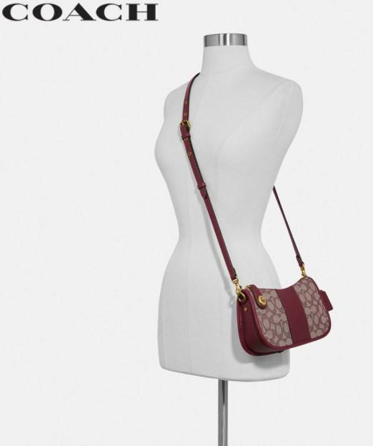 COACH SWINGER BAG IN SIGNATURE JACQUARD ((C0721))