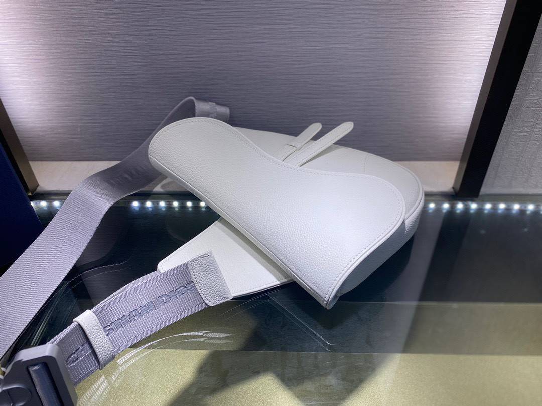 VIP 】หนังแท้ CHRISTIAN DIOR SADDLE BAG White Grained Calfskin