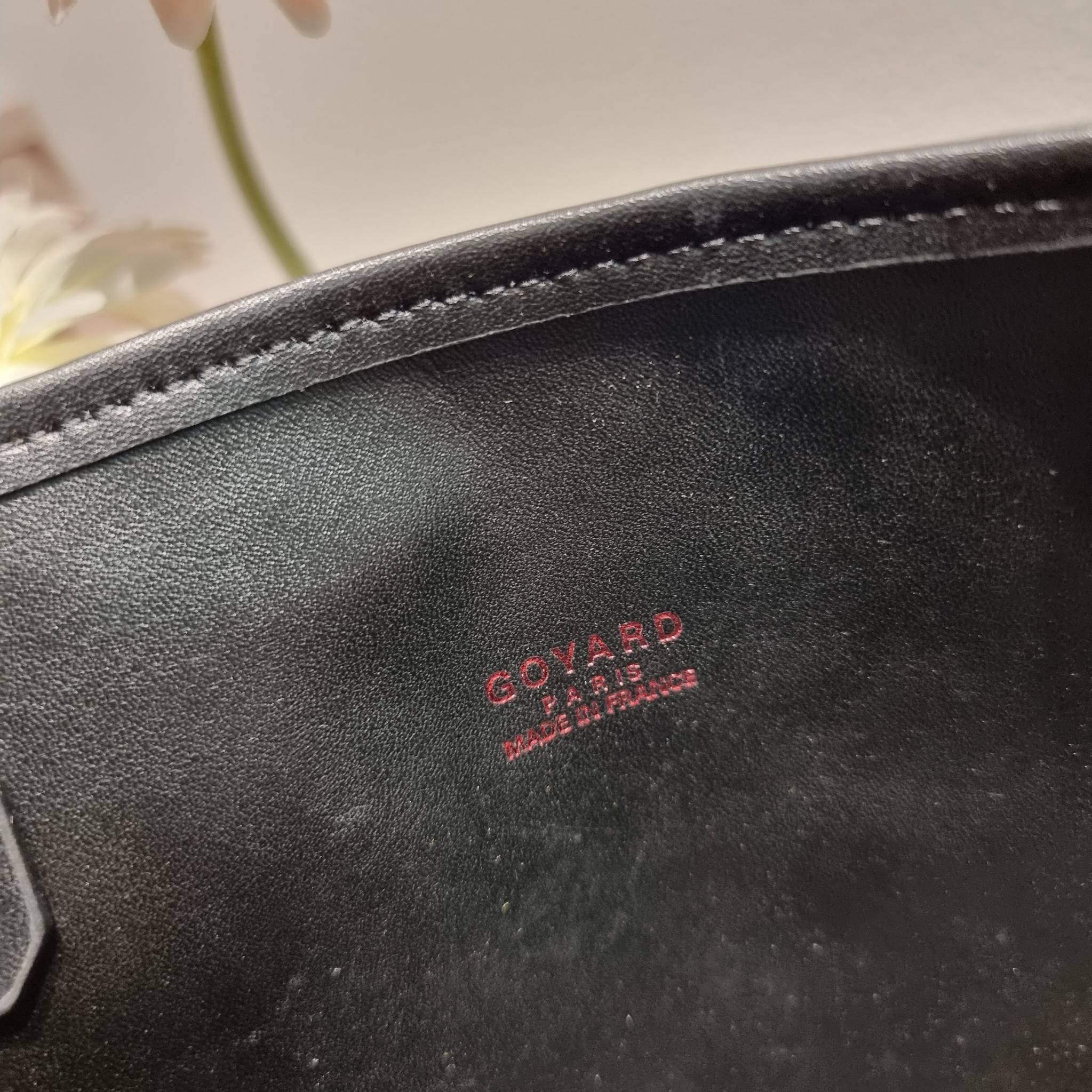 GOYARD ANJOU REVERSIBLE TOTE กระเป๋าสะพายทรงโท้ท ใบใหญ่จุใจ!! กลับด้านใช้ได้ทั้ง 2 ด้าน มาครบสีขายดี เลิศทุกสี รูปทรงคลาสสิค ดีไซน์เป็นเอกลักษณ์ ใช้งานได้หลากหลาย