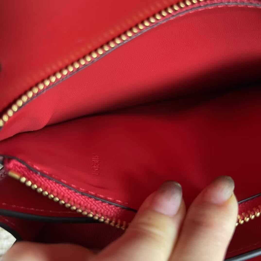 CELINE Medium Classic bag in box calfskin เกรดออริจินอล กระเป๋าสะพายแบรนด์เนมซีลีนหนังแท้ อะไหล่ทองหรู งานหนังเรียบ สวยหรู