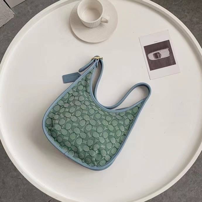 Coach ERGO SHOULDER BAG Glovetanned leather One credit card slot