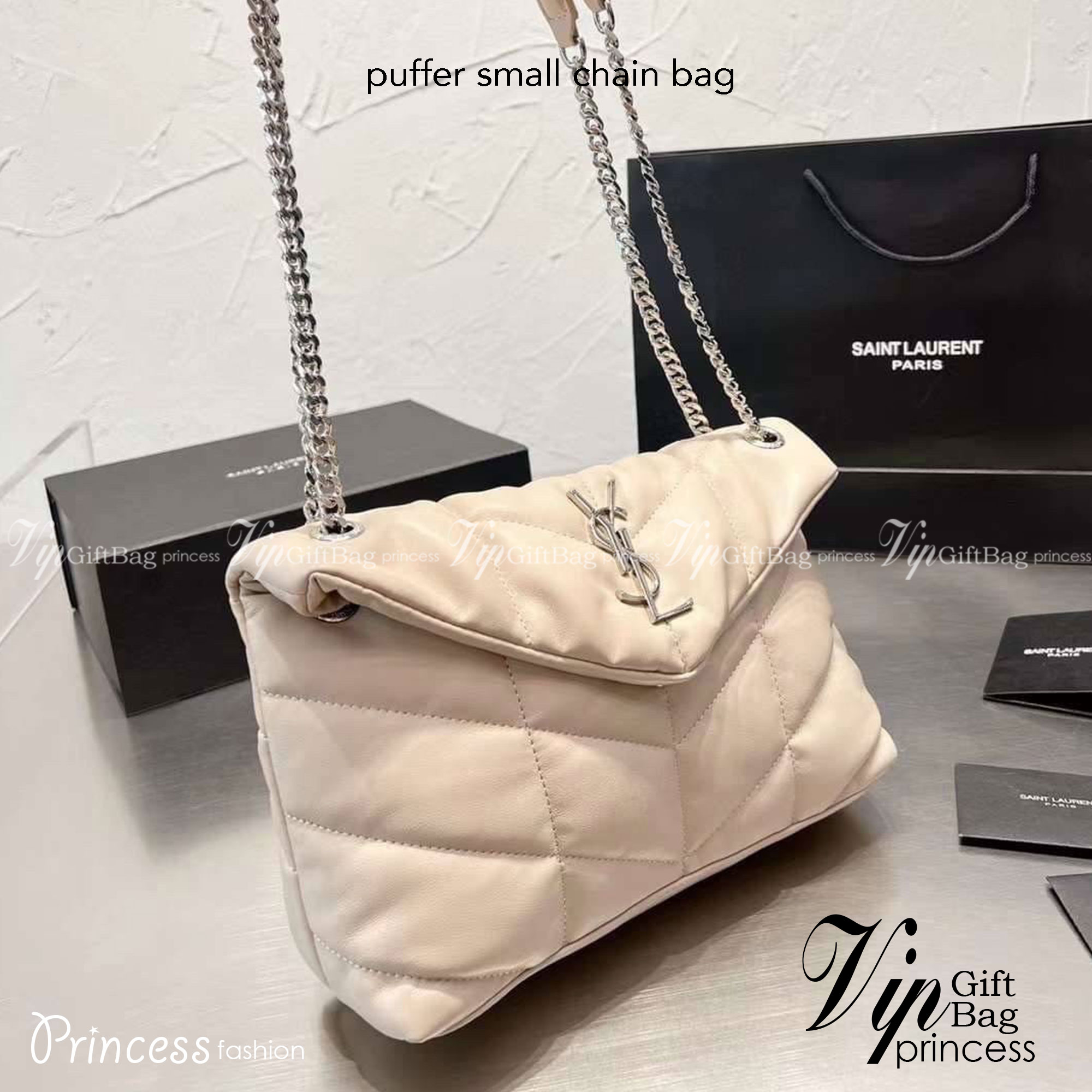 YSL PUFFER SMALL CHAIN BAG IN QUILTED มามุงค่าา ใครเล็งใบนี้มาแล้วน้า งานหนังสวยสมการรอคอย มาแบบครบเซ็ทพร้อมถุงผ้าและกล่อง นอกจากจะซื้อมาใช้เองแล้ว ก็เหมาะซื้อเป็นของขวัญให้คนรู้จักเช่นกันนะคะ