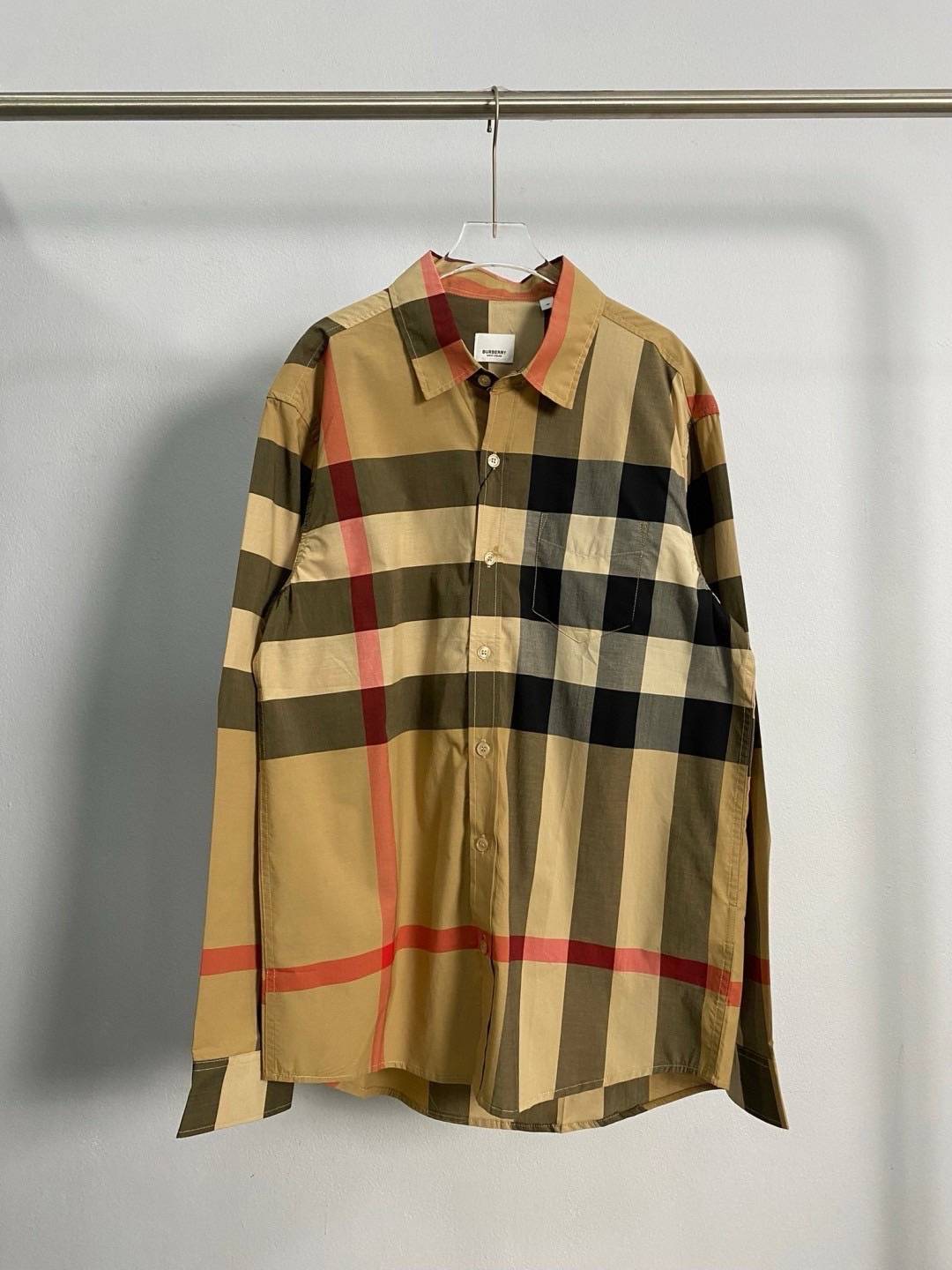 TOP ORI | BURBERRY Shirt งานดีมากๆ งานVIP 1:1 แนะนำให้ต้องมีเป็นเจ้าของ เสื้อเชิ้ตงานแบรนด์เนื้อผ้าอย่างดีงานนำเข้าจากโรงงานเทียบแบรนด์ เกรดท็อปออริจินอล เกรดดีสุด เทียบแท้ พร้อมป้ายแท็ก